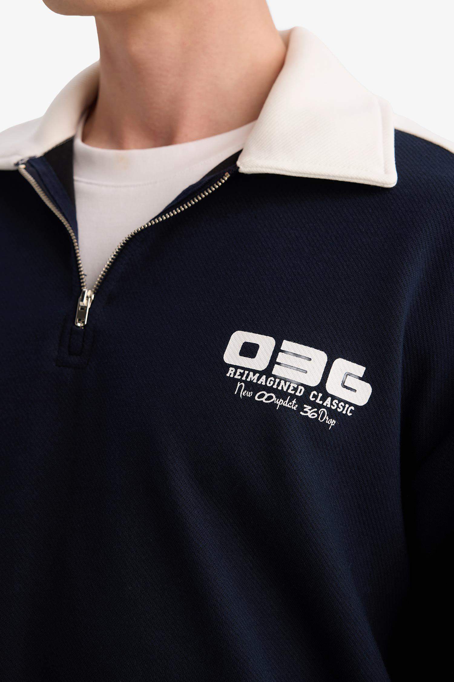 Boxy Fit Polo Yaka Slogan Baskılı Sweatshirt