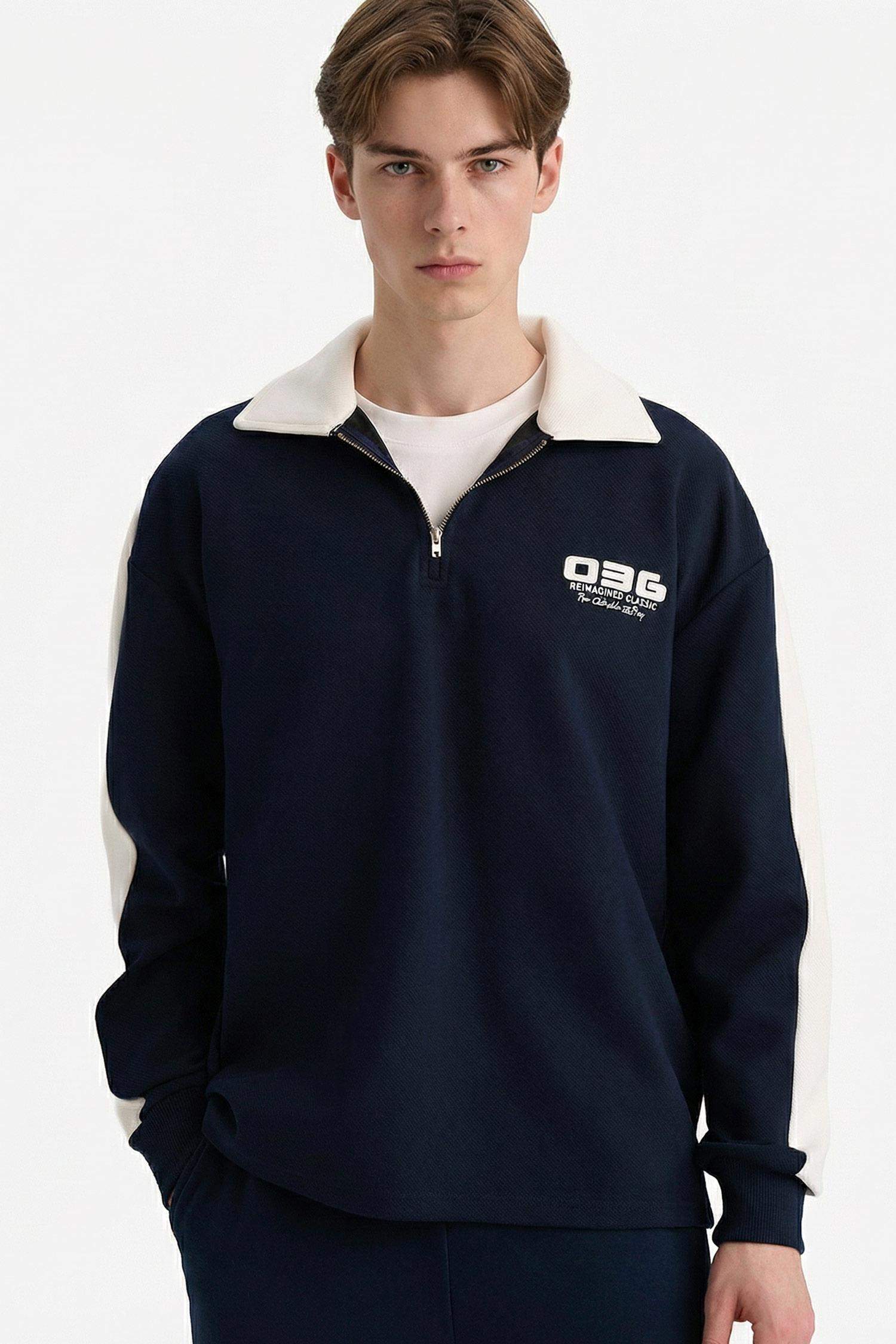 سويت شيرت بطبعة شعار اوفر سايز وياخة بولو بسحاب