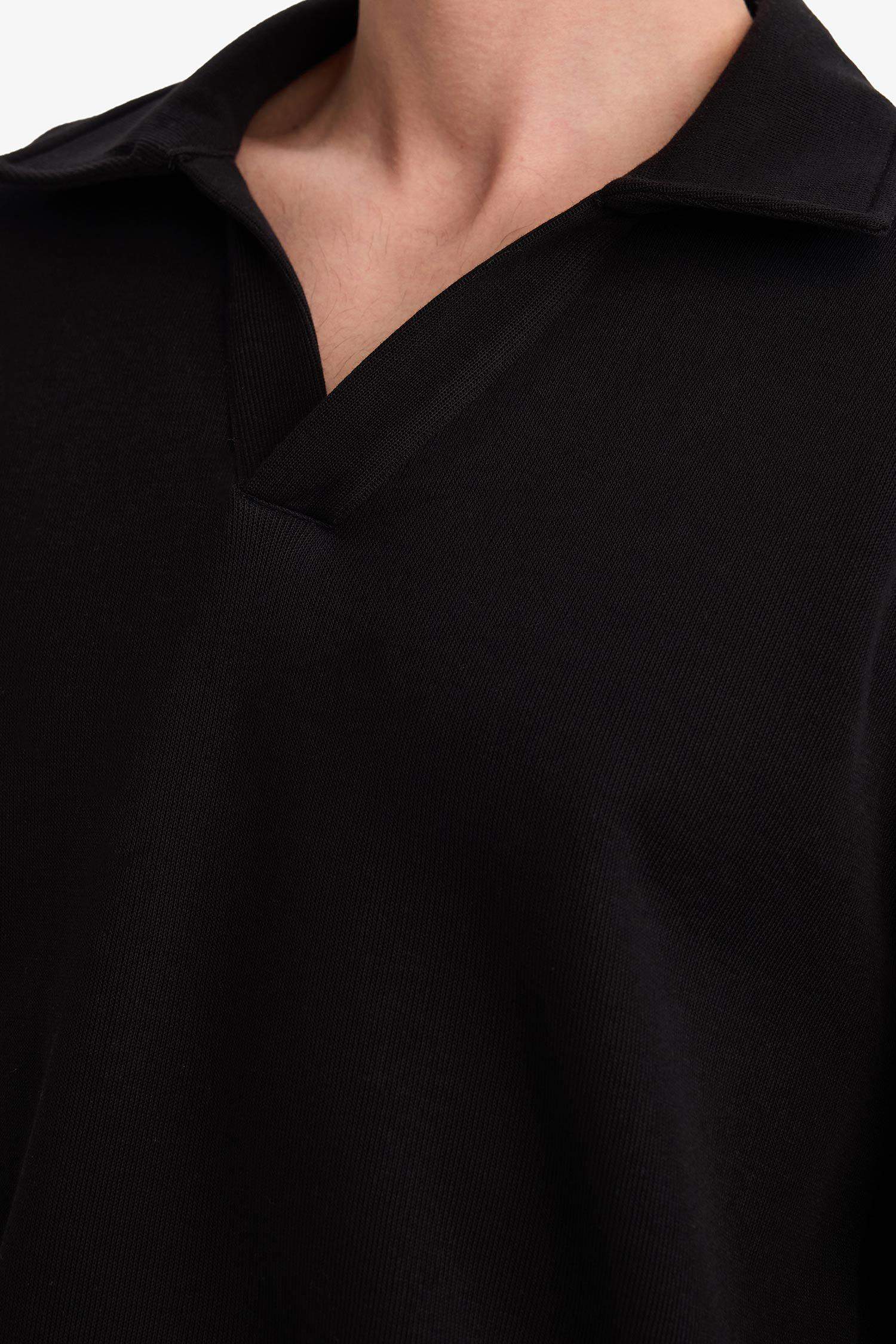 Boxy Fit Long Sleeve Sweatshirt