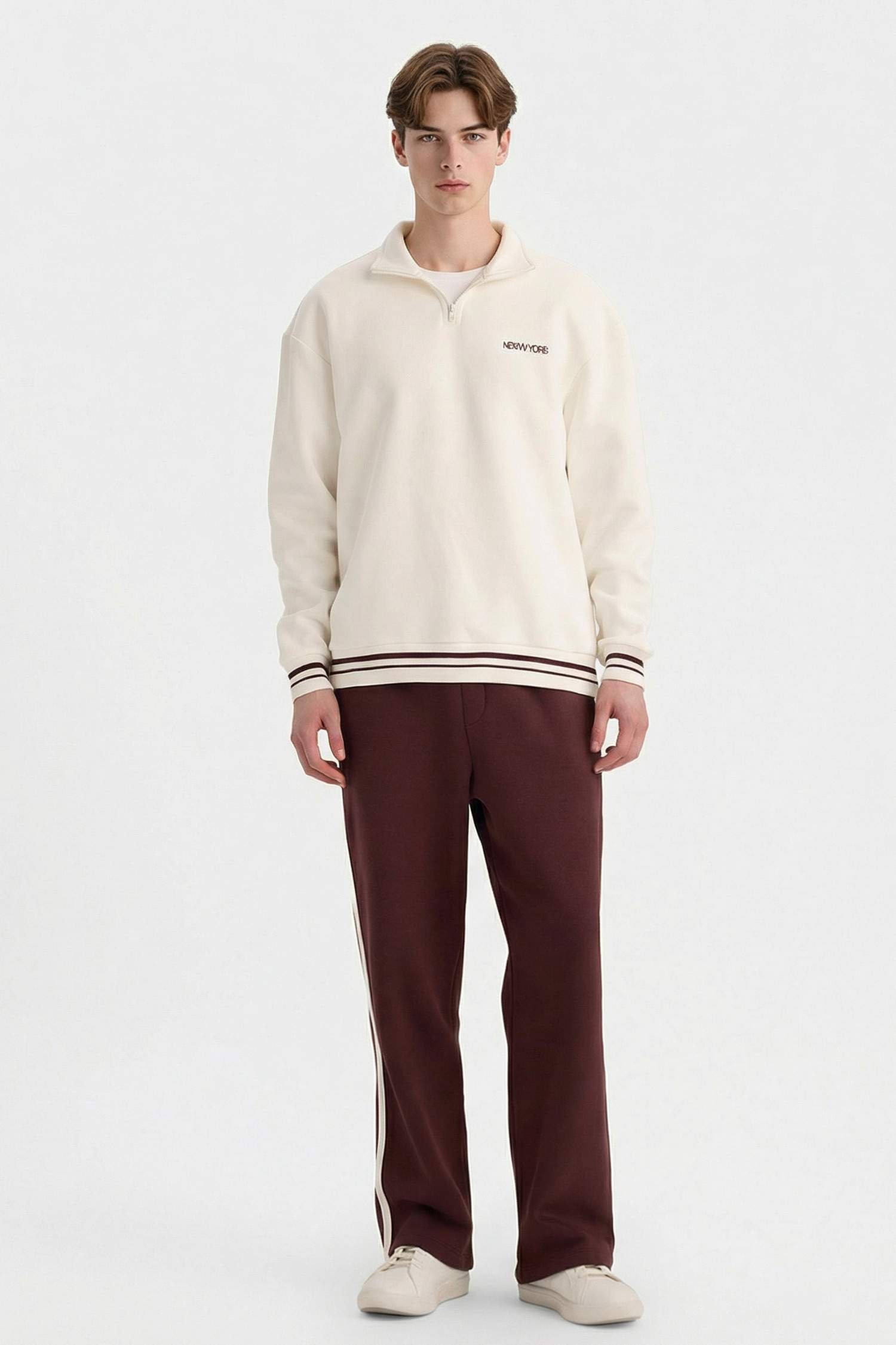 سويت شيرت بطبعة شعار اوفر سايز بياخة عالية بنصف سحاب