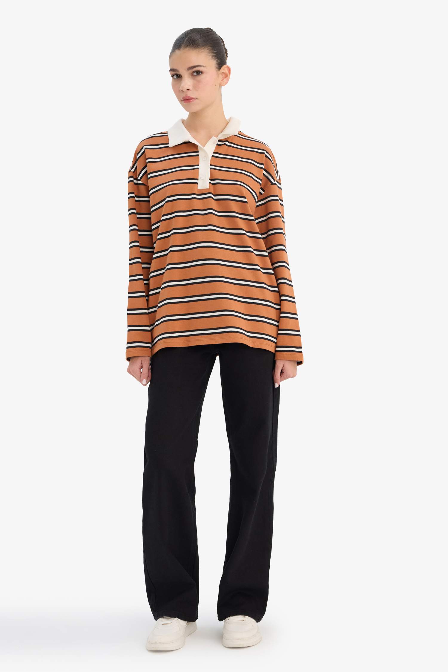 Loose Fit Long Sleeve Sweatshirt