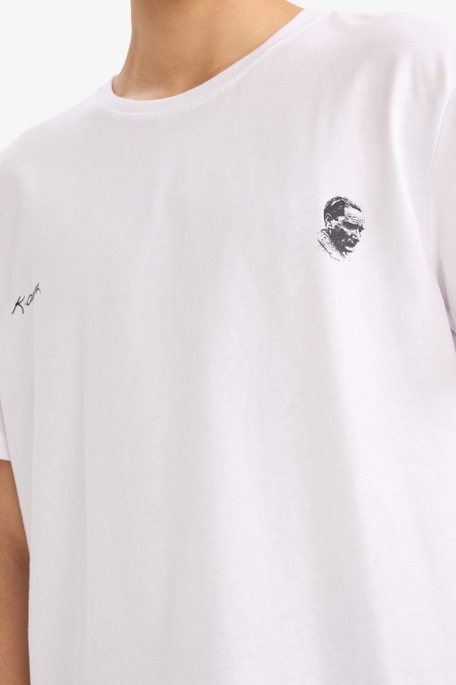 Regular Fit Atatürk Baskılı Kısa Kollu Tişört