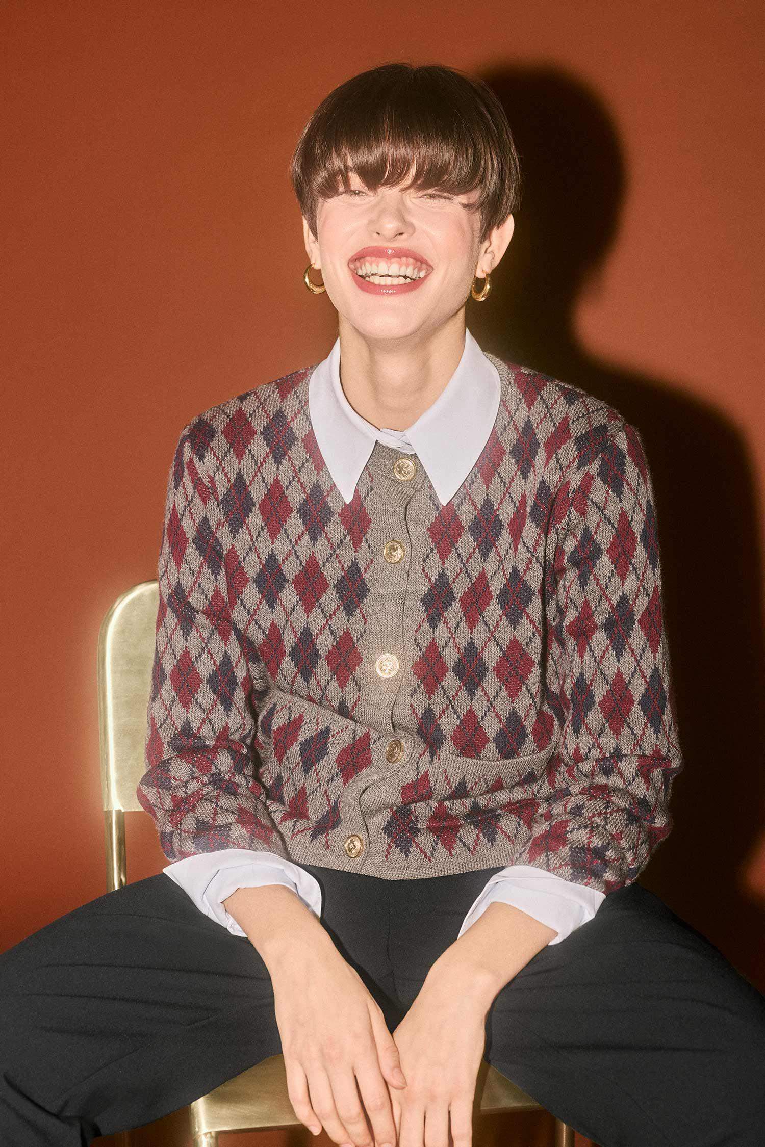 Cardigan en tricot motif losanges à boutons et col rond