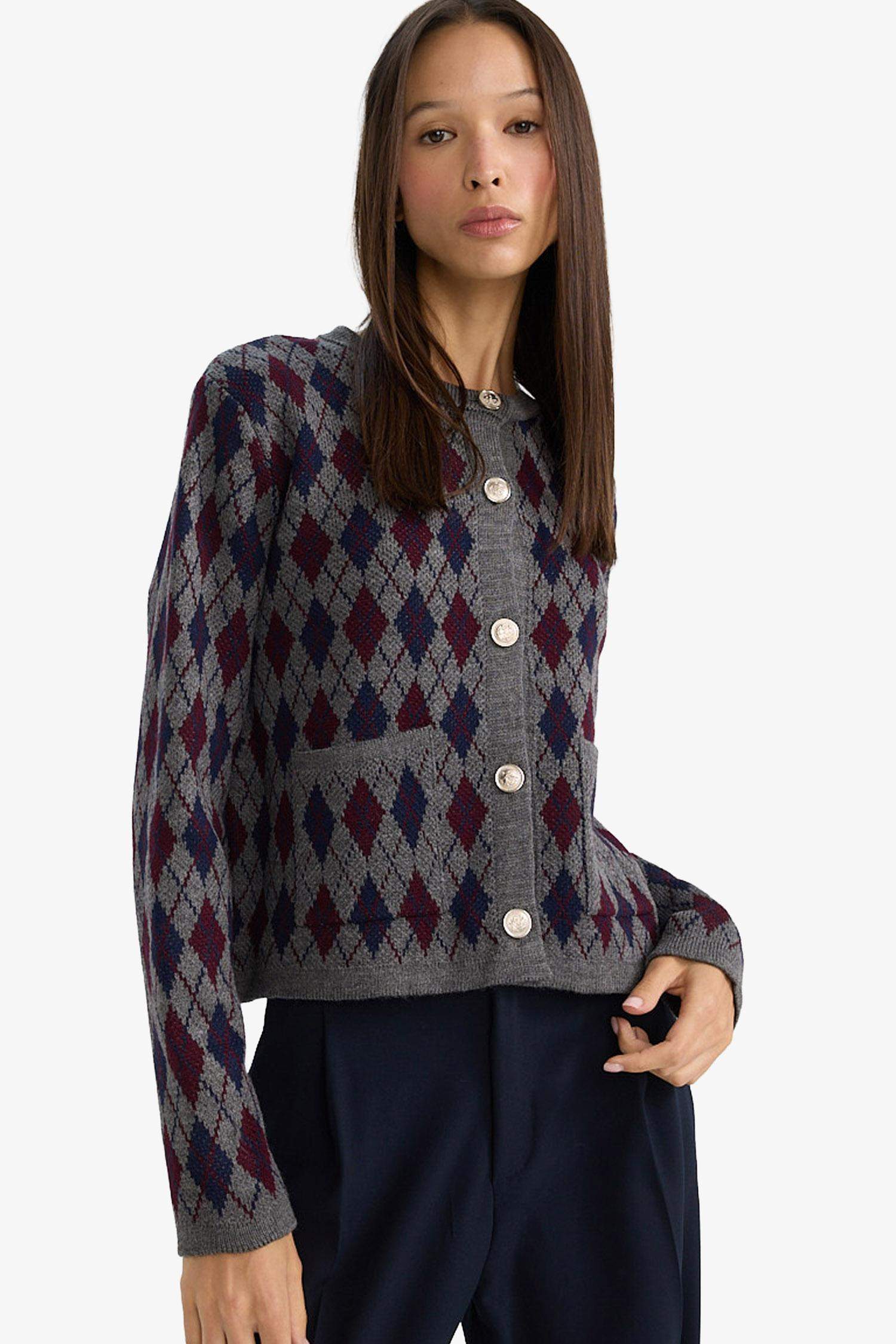 Cardigan en tricot motif losanges à boutons et col rond