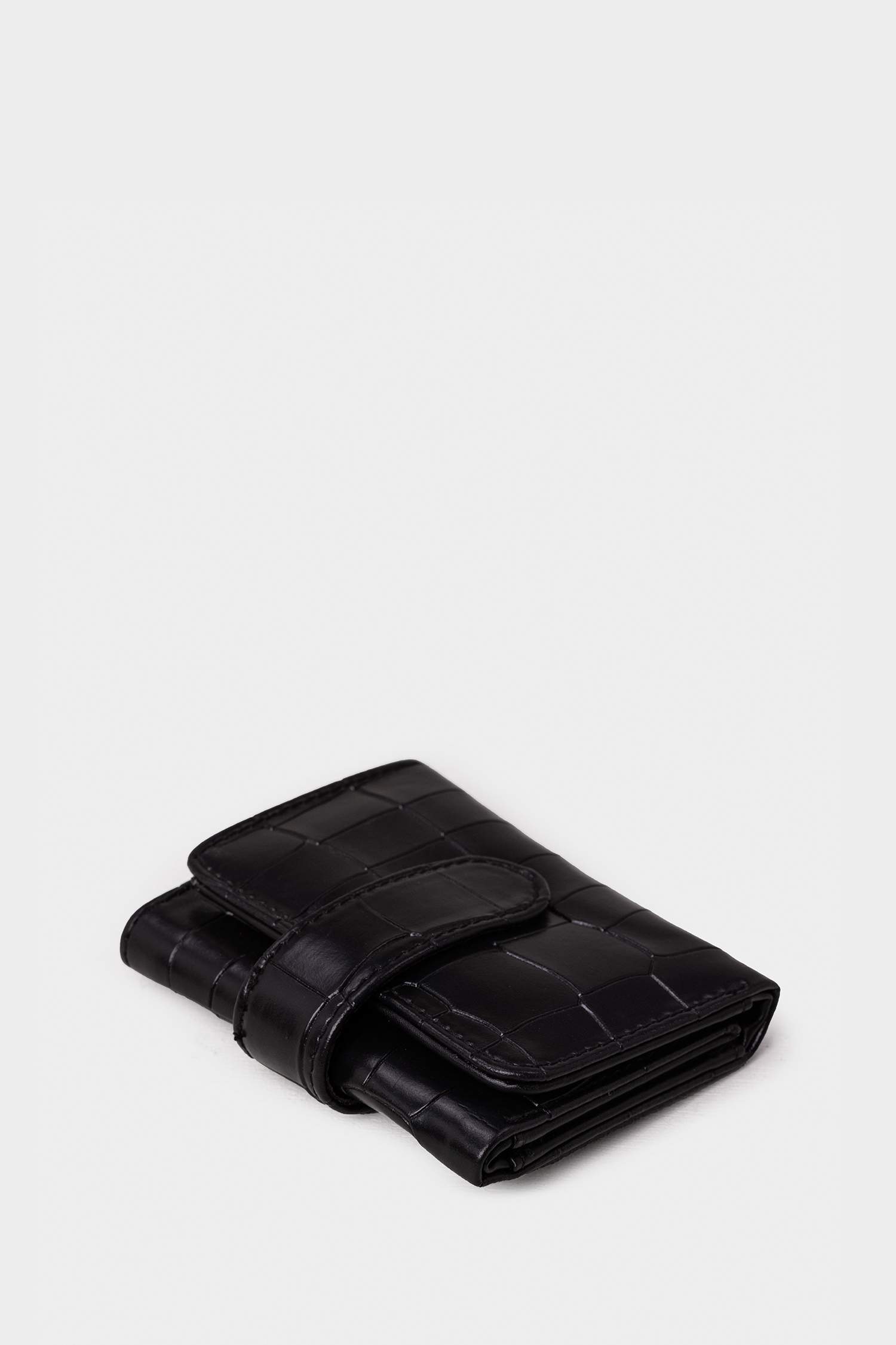 محفظة حريمي جلد صناعي