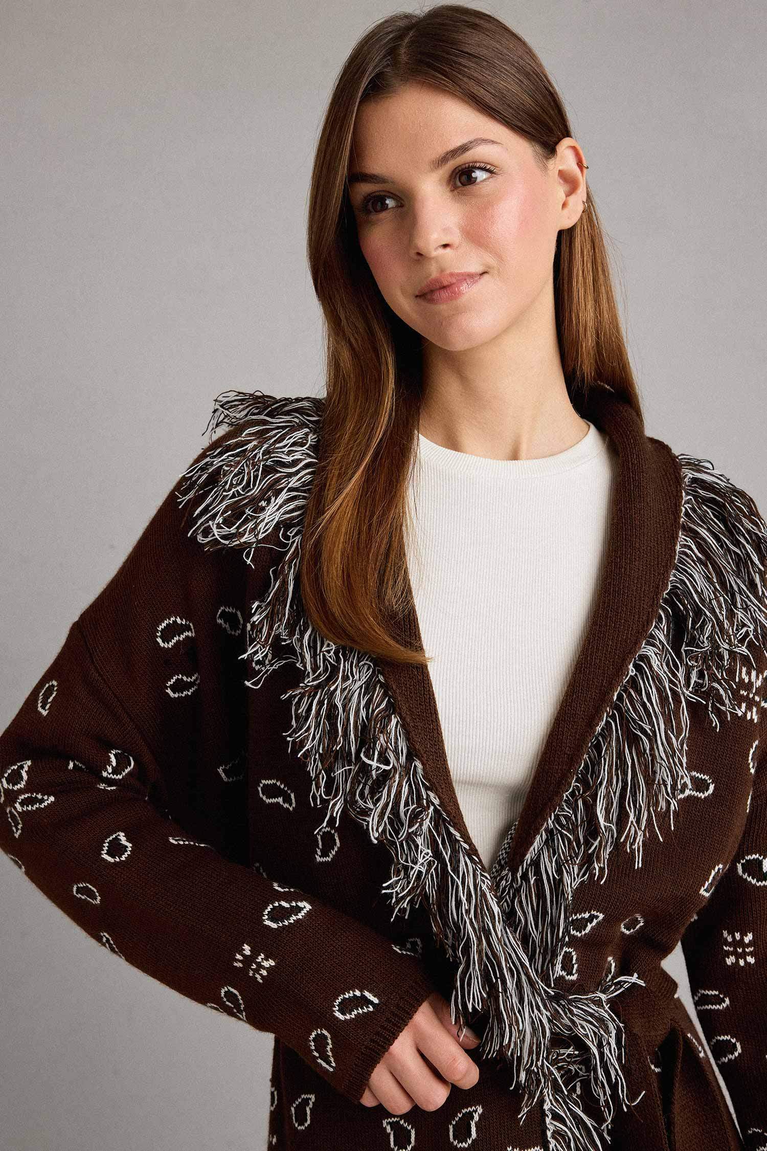 Standart Fit Püskül Detaylı Uzun Hırka