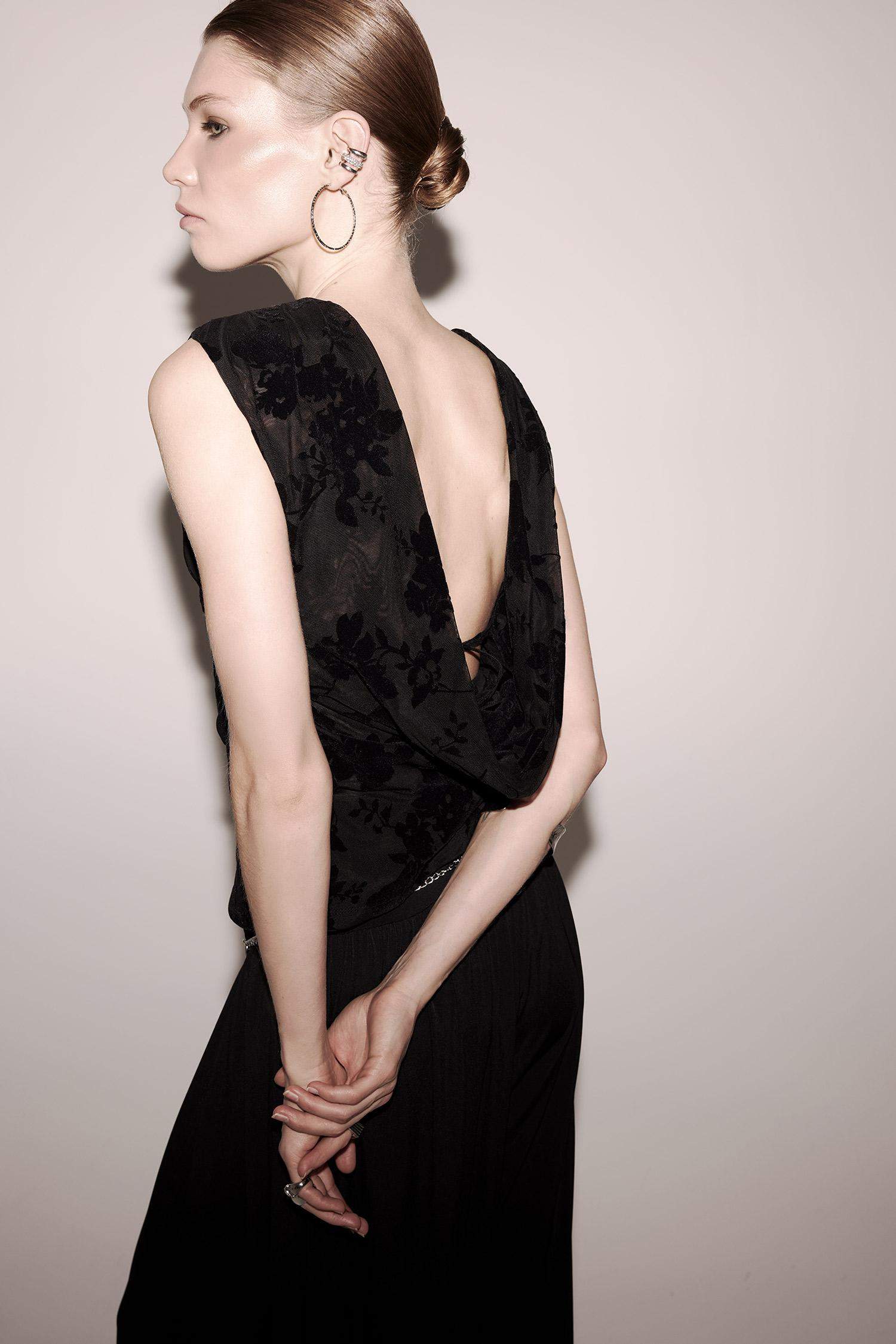 Slim Fit Flower Tulle Crew Neck Tank Top