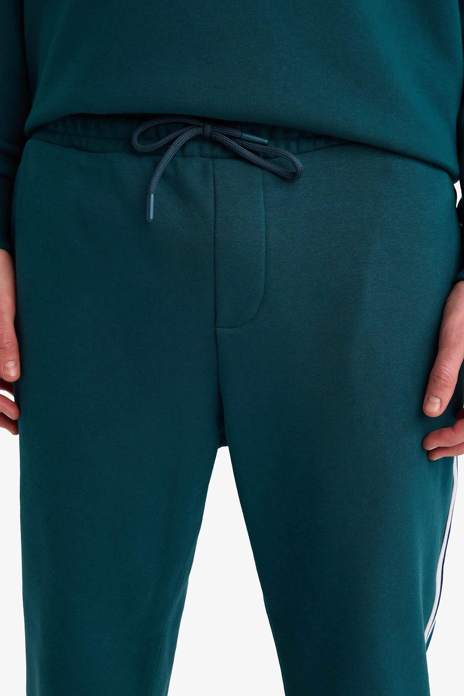 Beli Bağcıklı Düz Paça Eşofman Altı