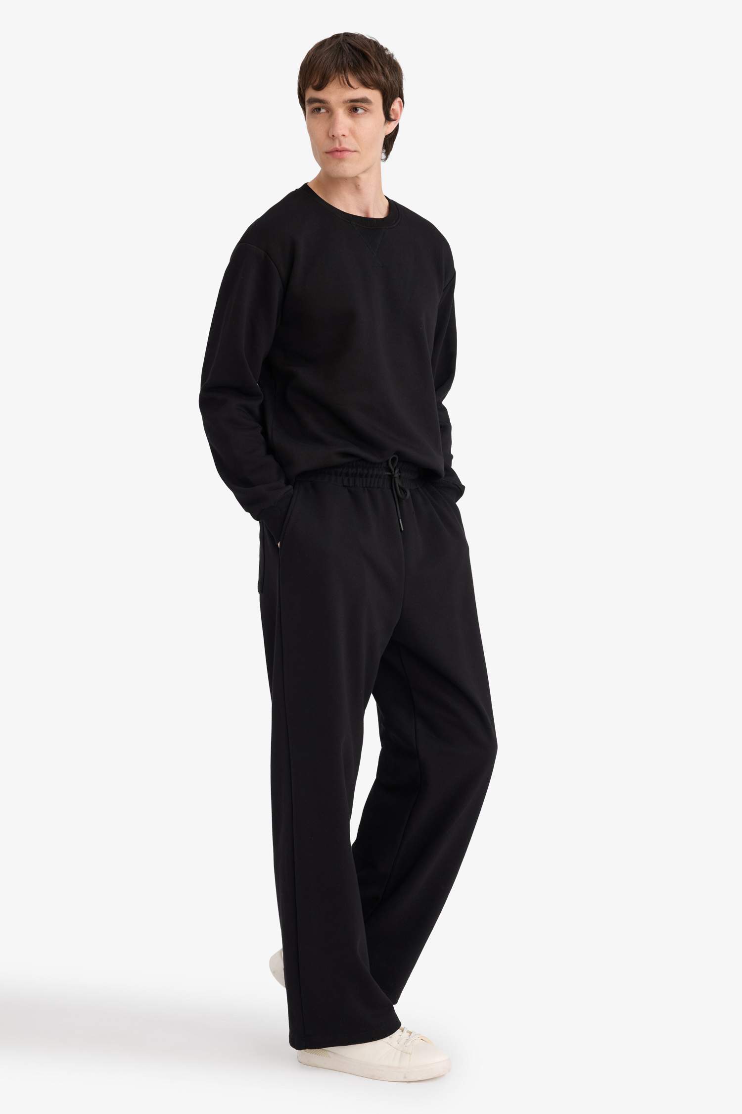 Beli Bağcıklı Düz Paça Eşofman Altı