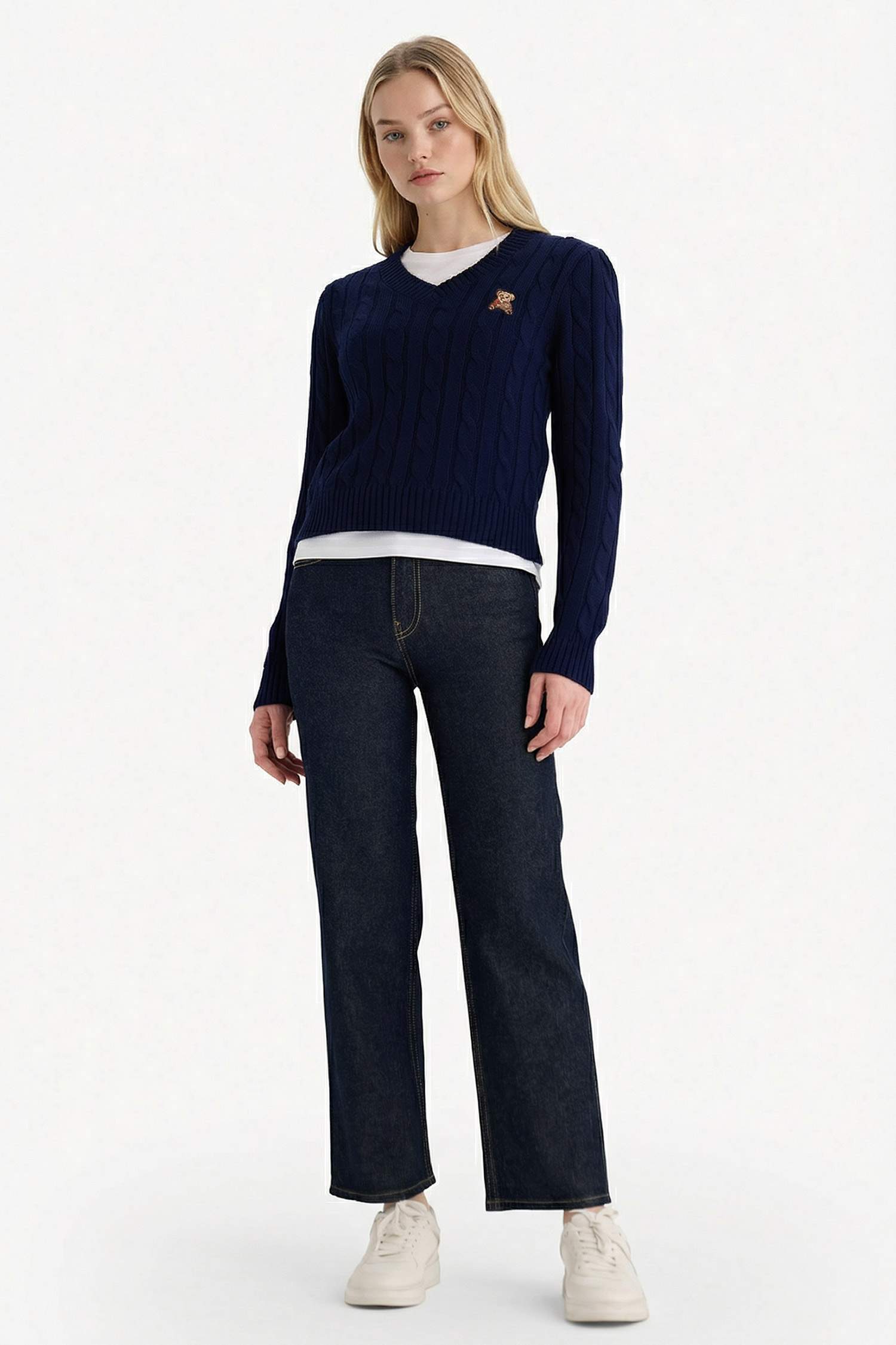 Slim Fit Dar Kesim V Yaka Kazak