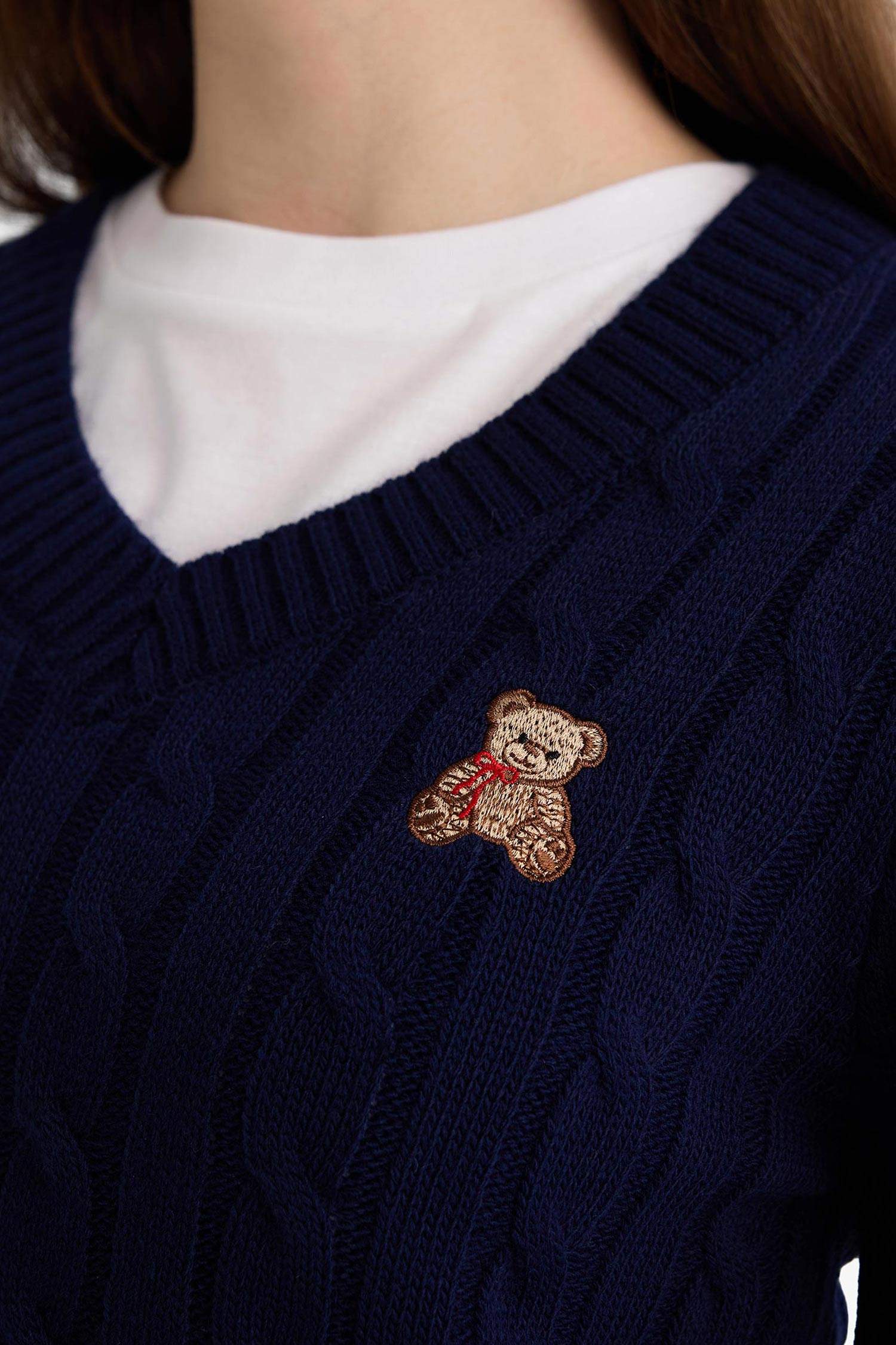 Slim Fit Dar Kesim V Yaka Kazak