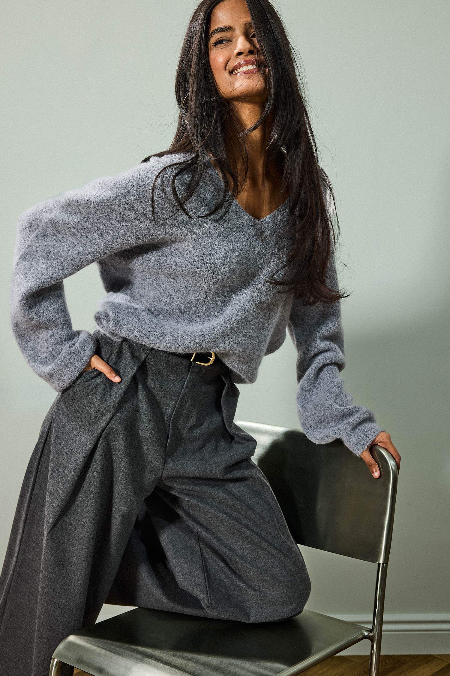 Regular Fit V Yaka Alpaka Yünü Triko Kazak