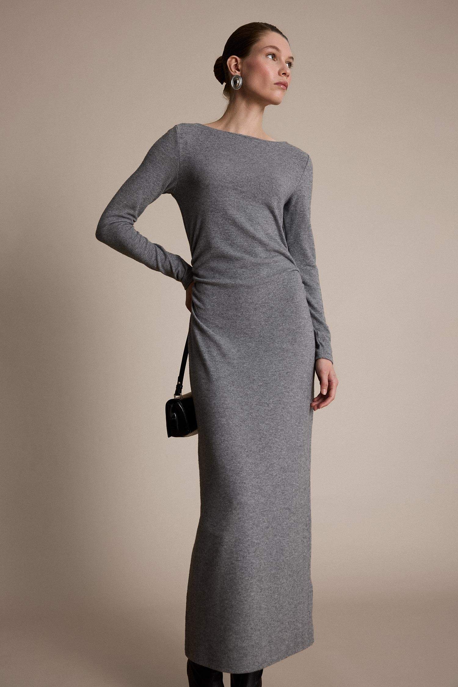 فستان ميدي ردن طويل ممشط مخصر بياخة مستديرة