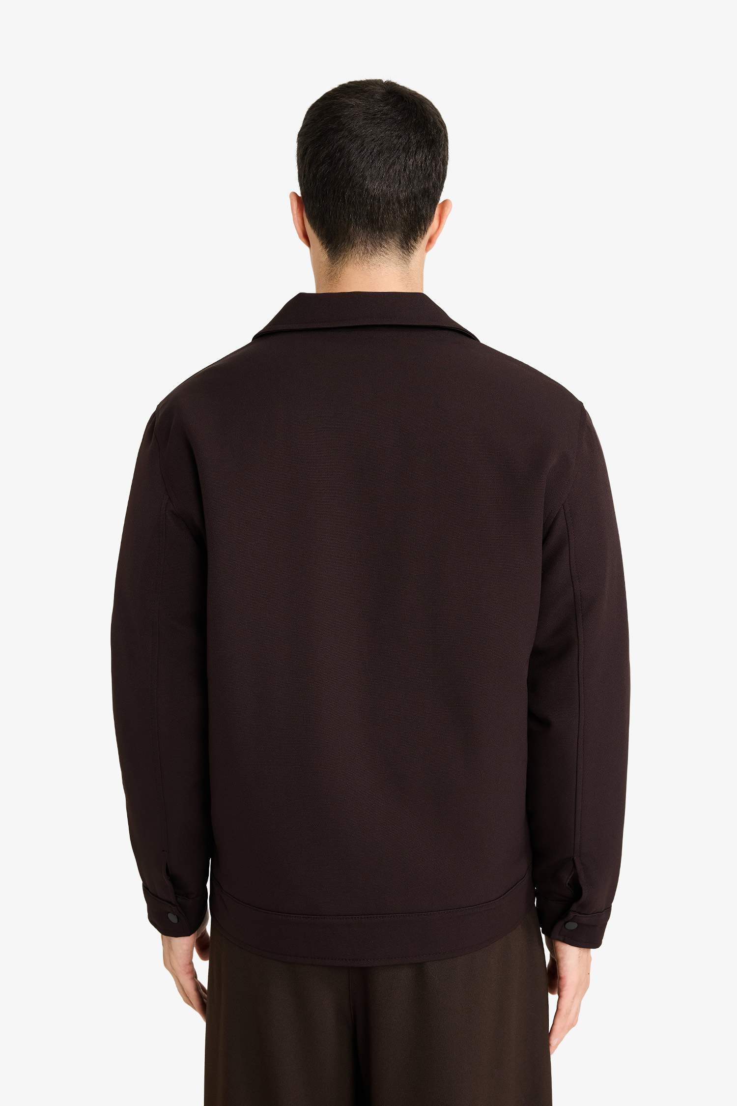 جاكيت خفيف قصة عادية بياقة قميص مبطن