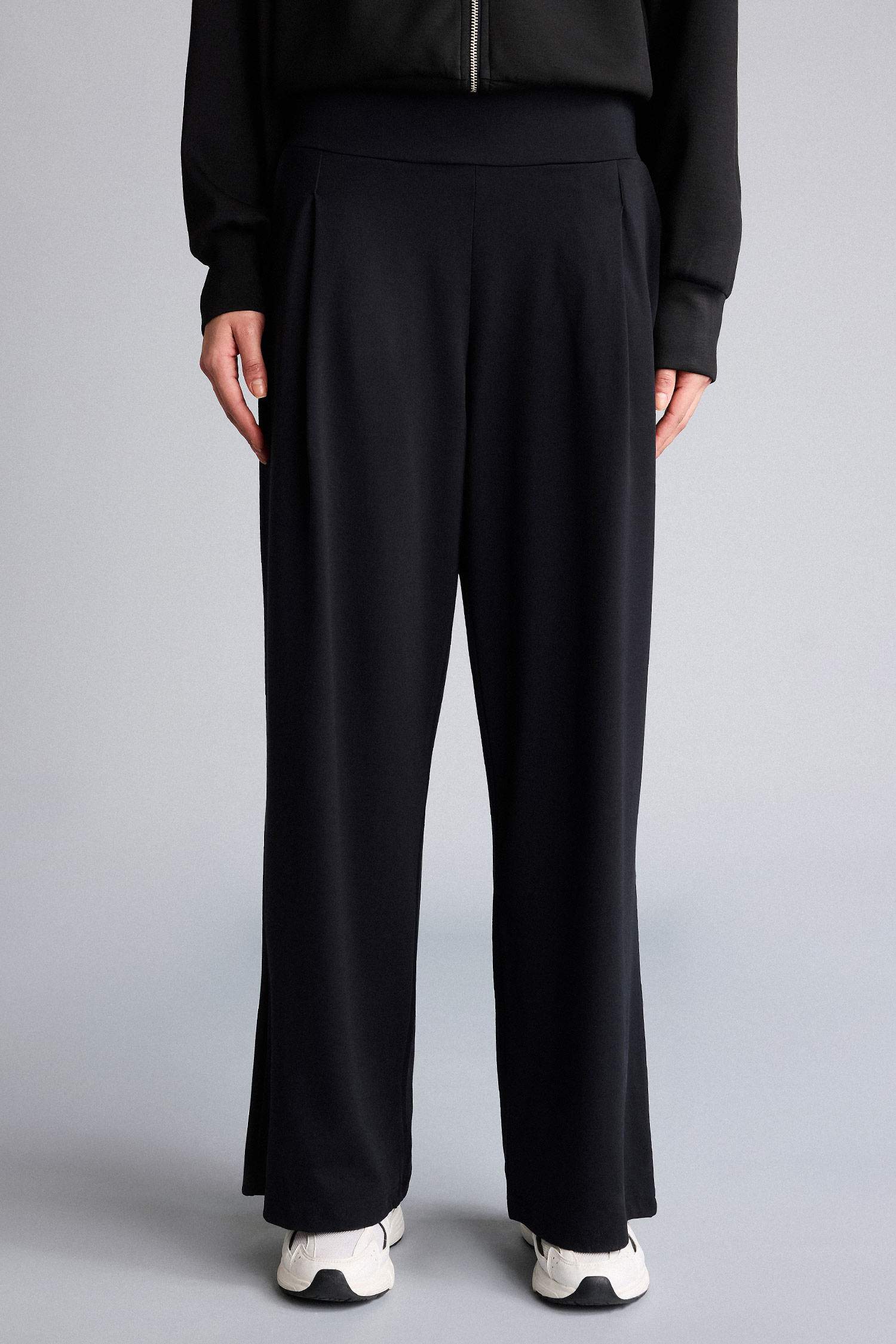 Wide Leg Long Pocketed Sports Sweatpants