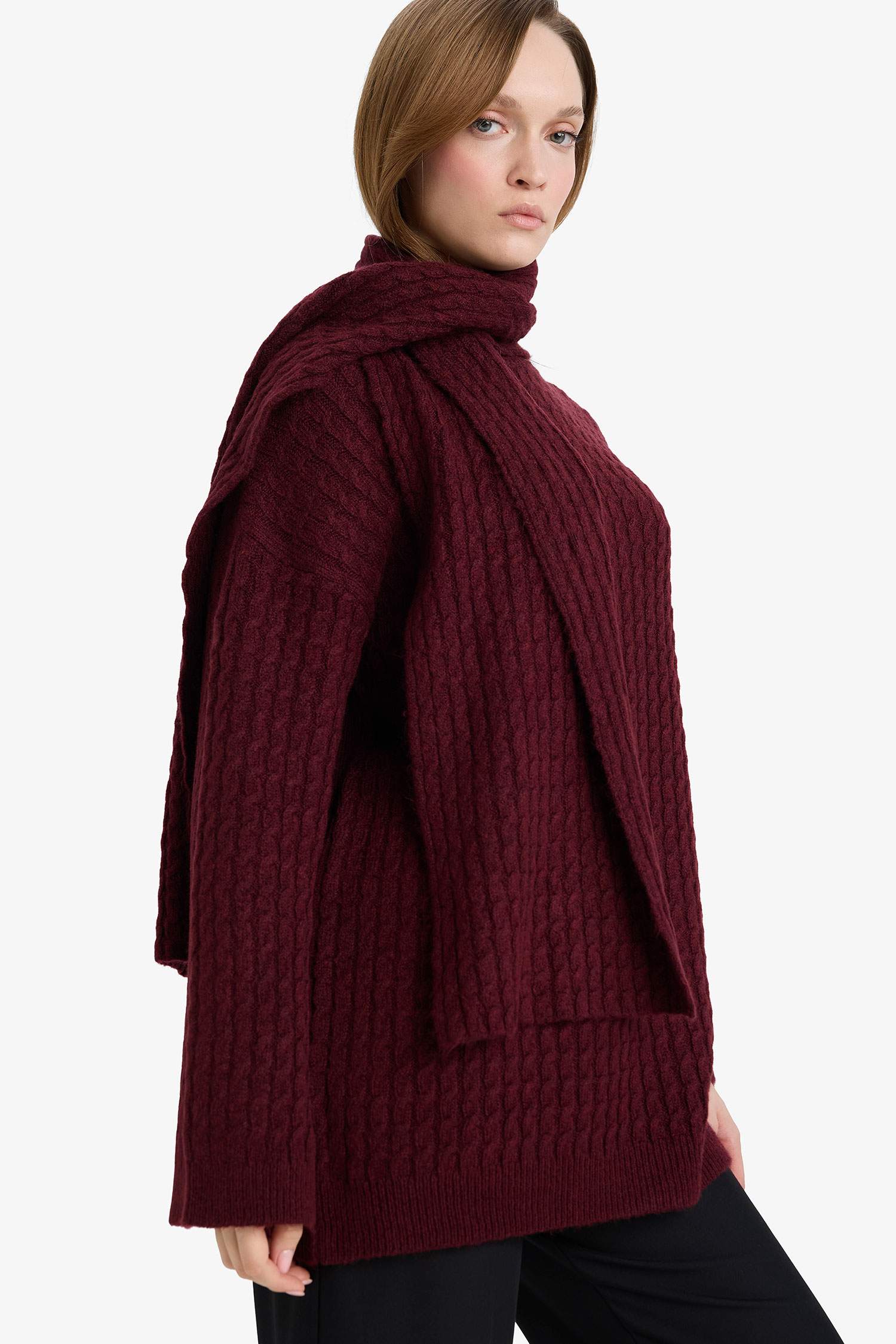 Regular Fit Atkı Detaylı Triko Kazak Tunik