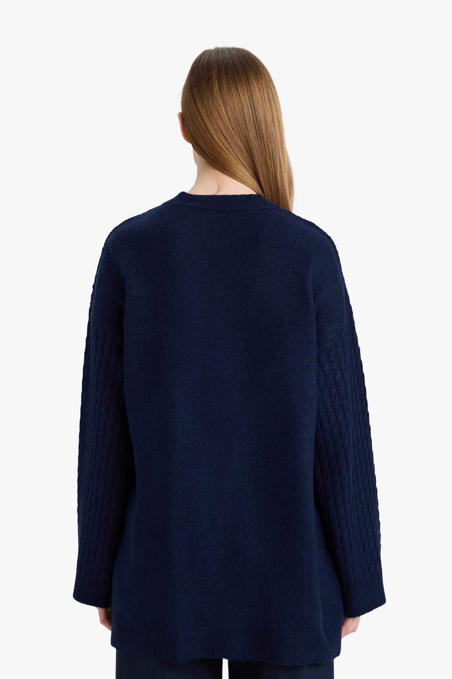 Regular Fit Atkı Detaylı Triko Kazak Tunik