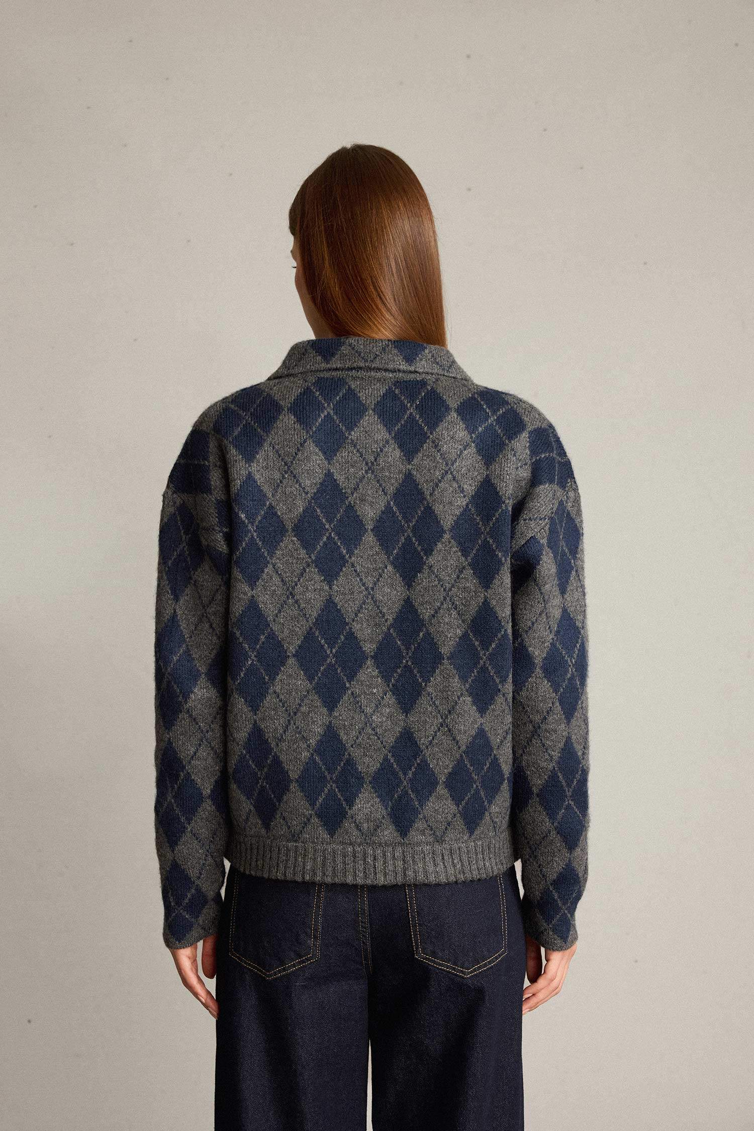 Fitted Diamond Patterned Zippered Cardigan