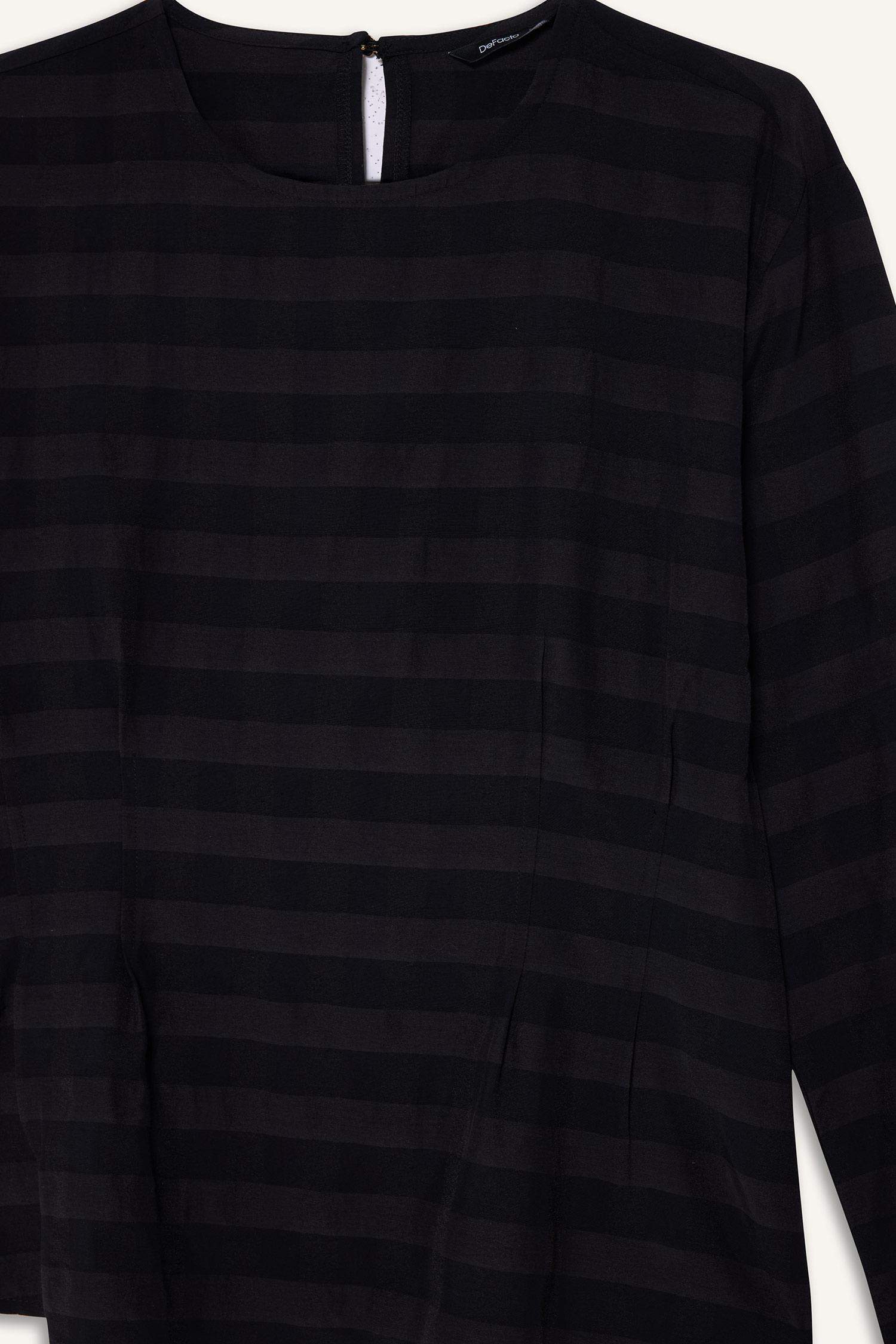 Regular Fit Bisiklet Yaka Jakarlı Uzun Kollu Bluz