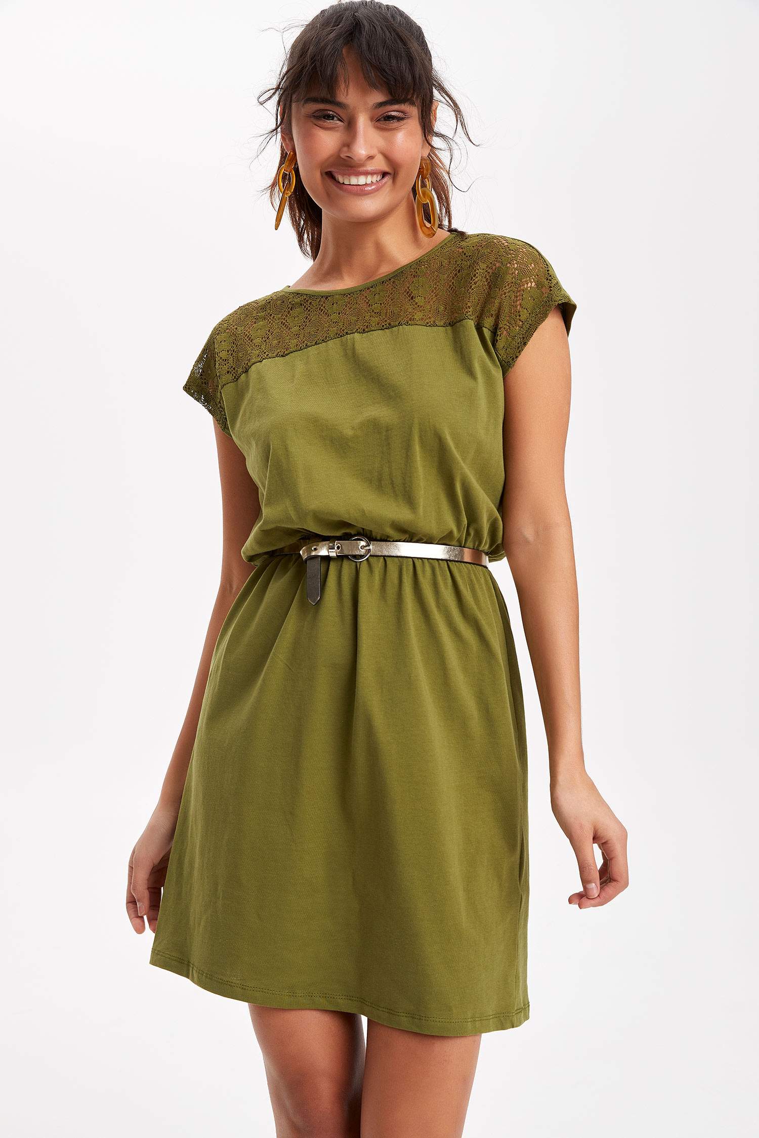 Defacto Dantel Detaylı Elbise. 2