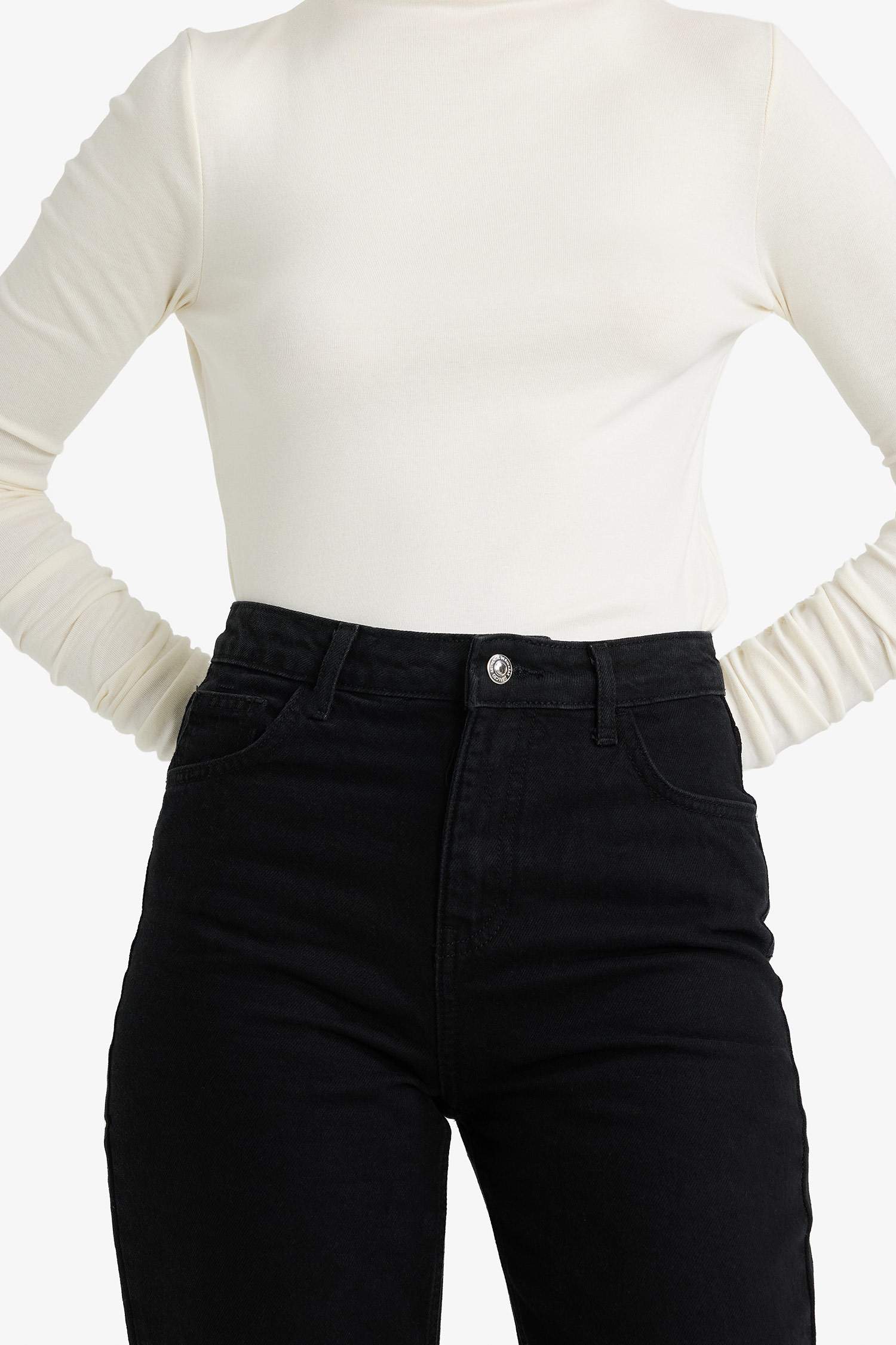 Slim Fit Dar Kesim Yarım Balıkçı Yaka Ribana Uzun Kollu Tişört