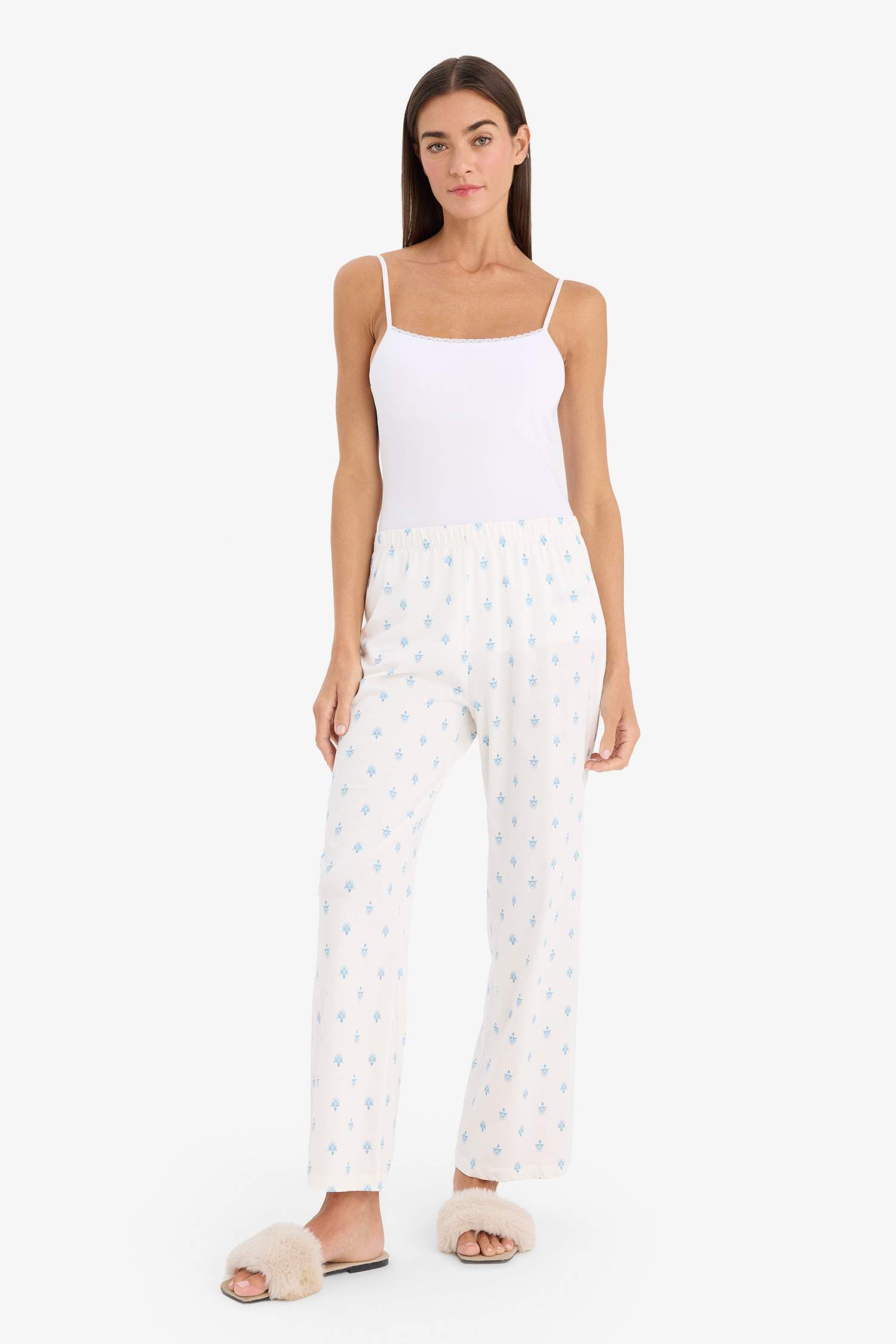 فانيلة قصة عادية