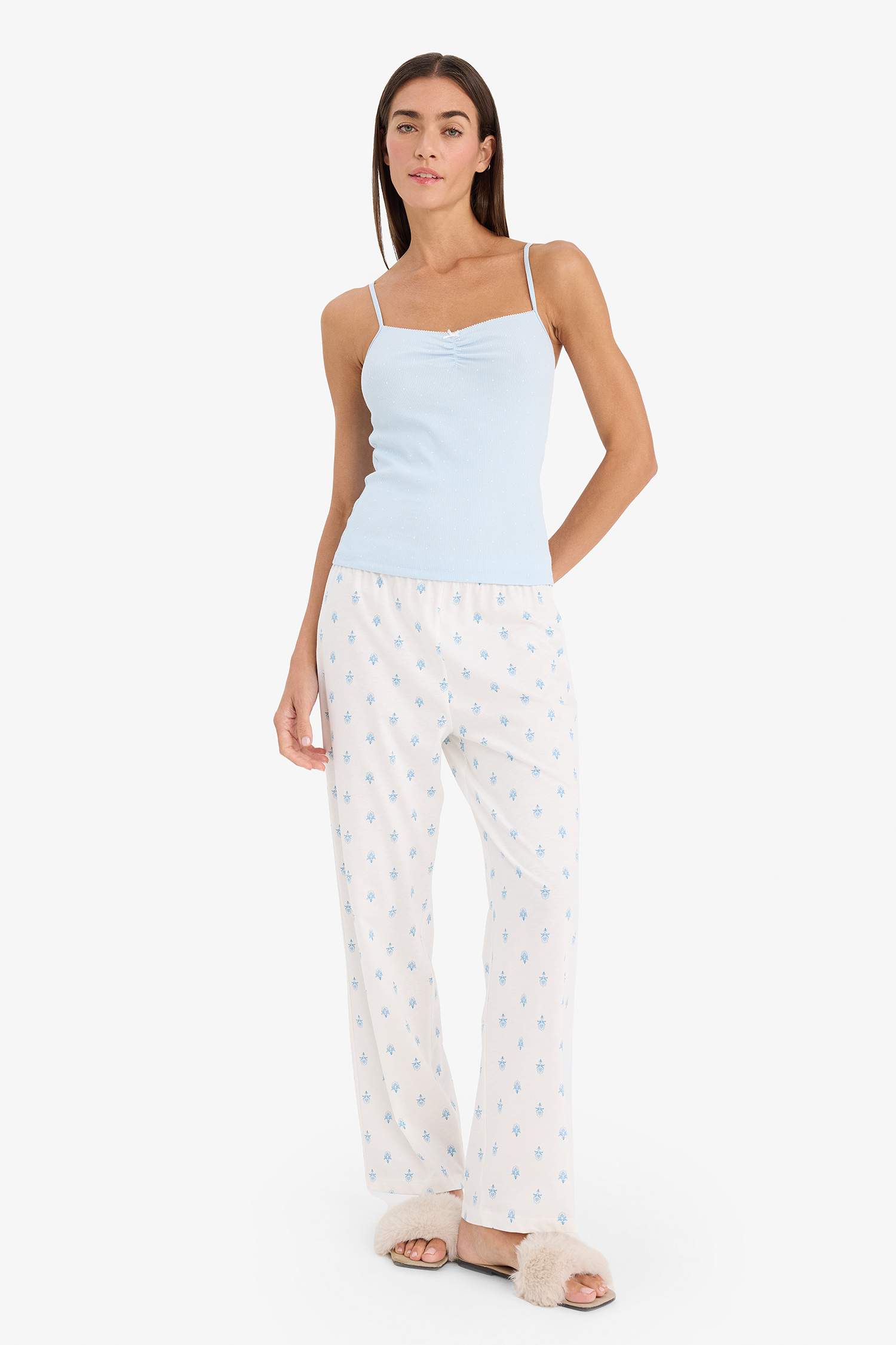 فانيلة مضلع قصة عادية