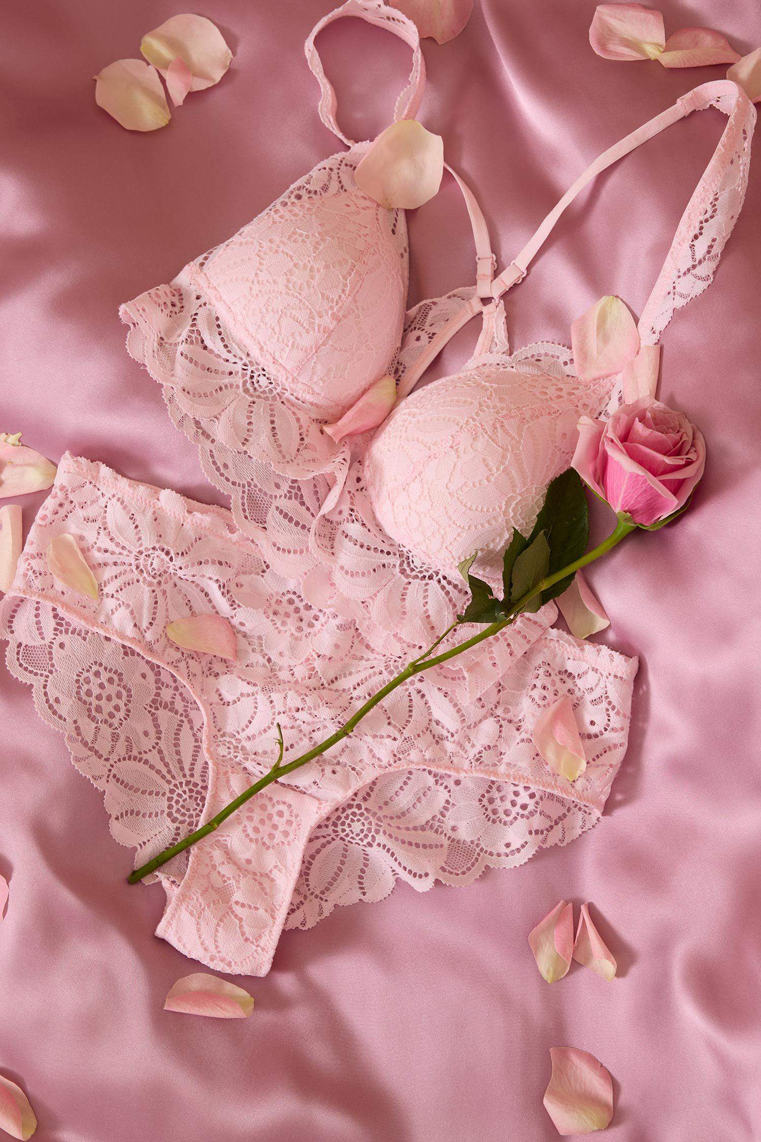 Бралетт с кружевом и поролоном без косточек