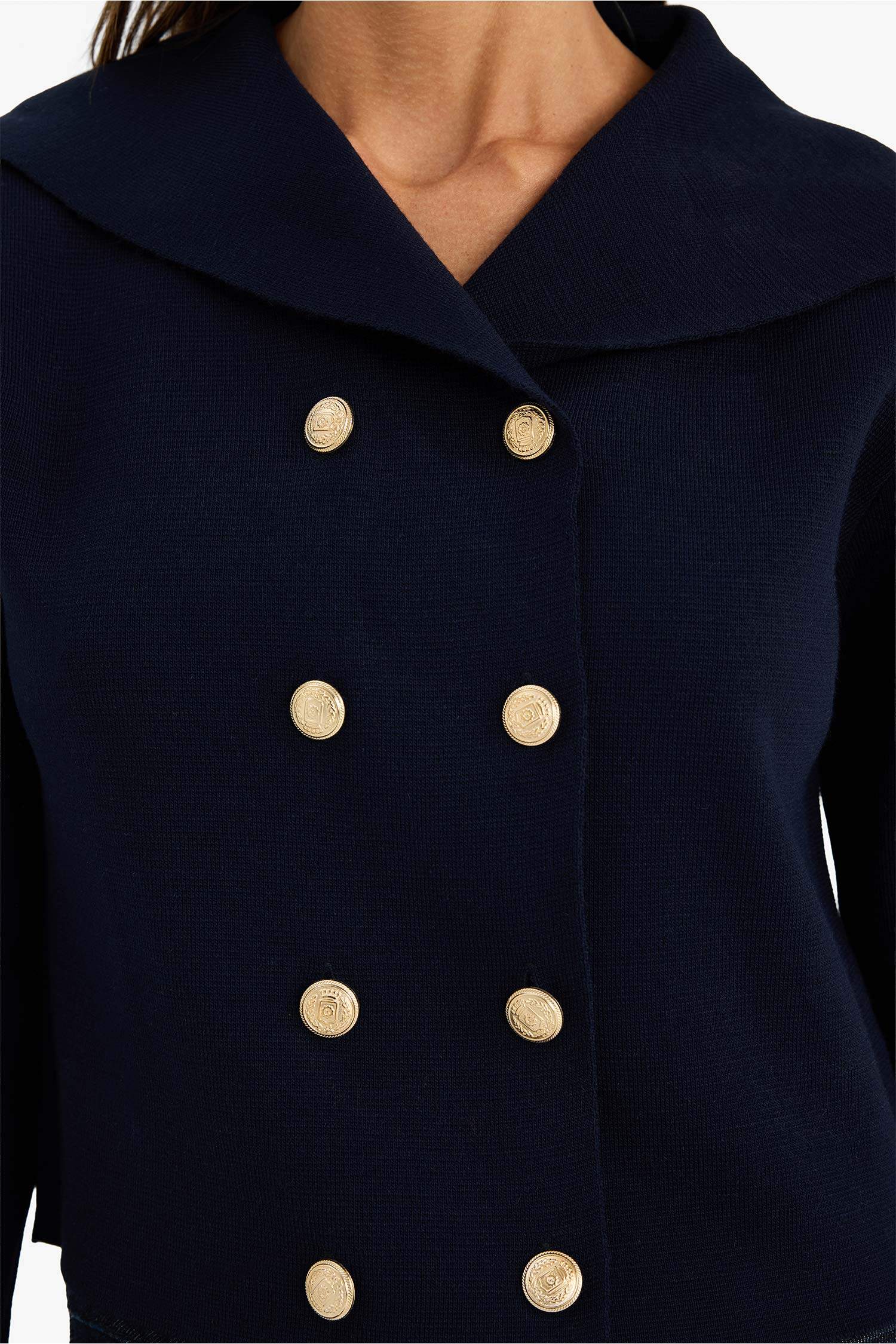 جاكيت تريكو قصة عادية بياخة شال