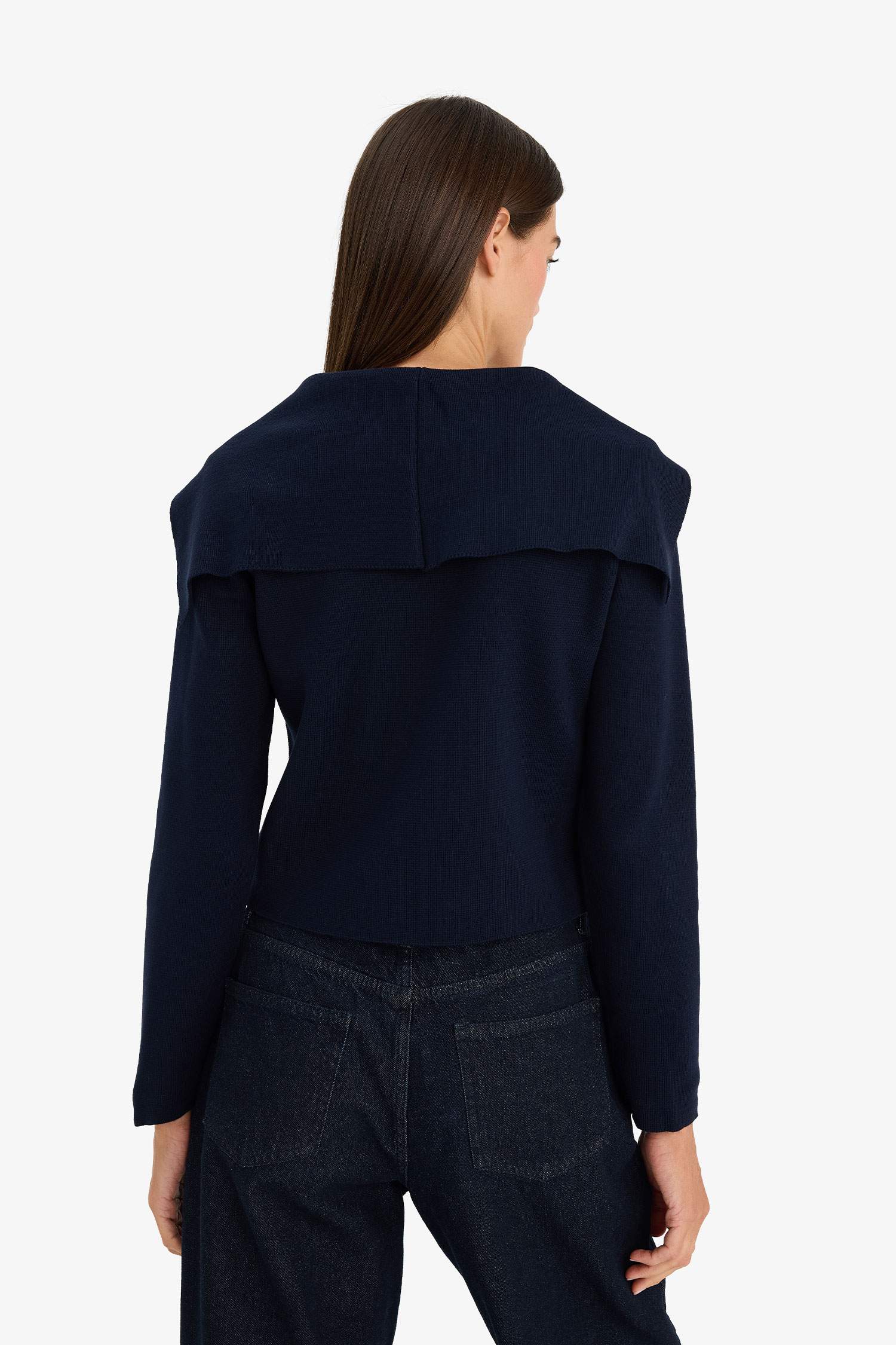 جاكيت تريكو قصة عادية بياخة شال