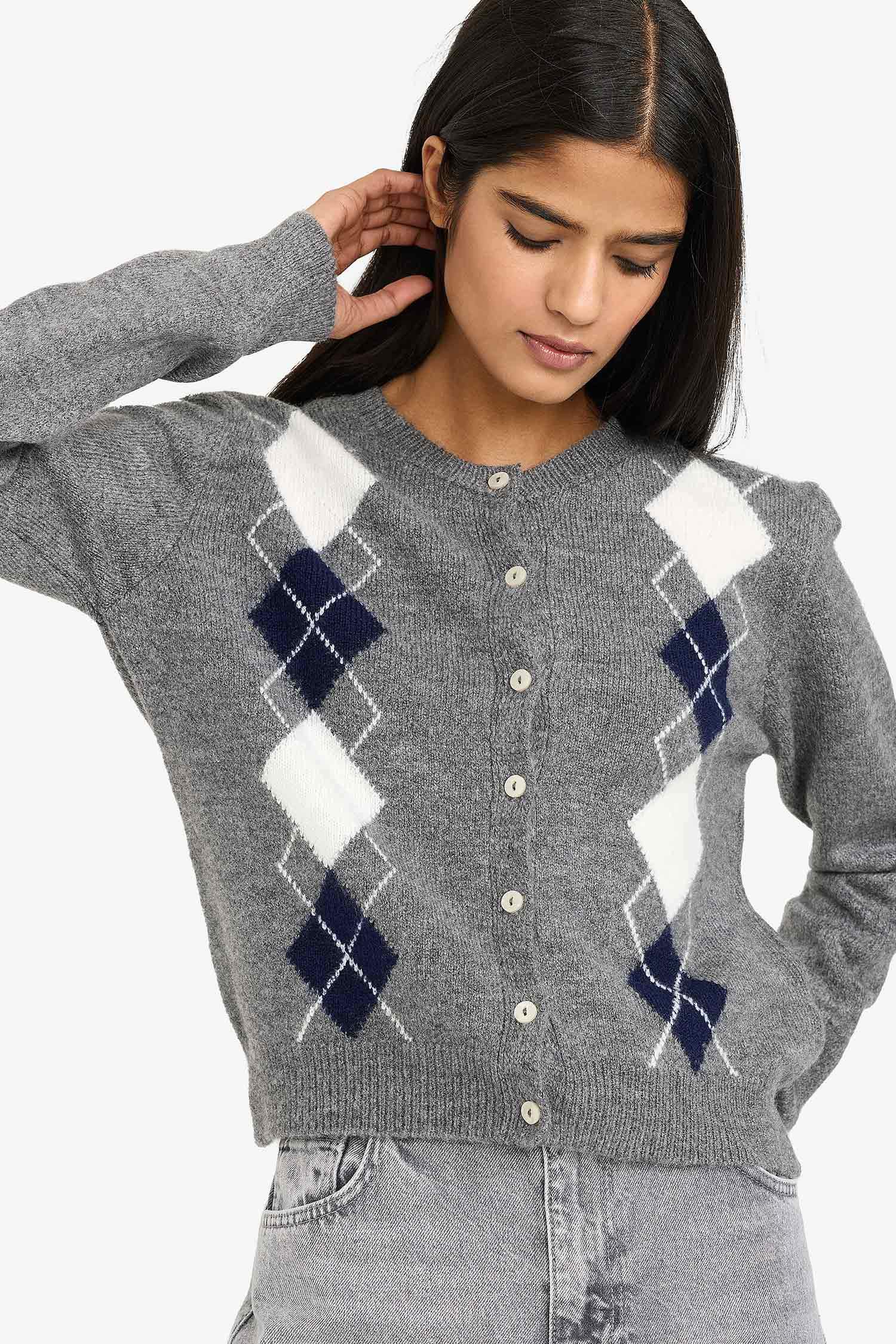 جاكيت صوف قصة عادية منقوش