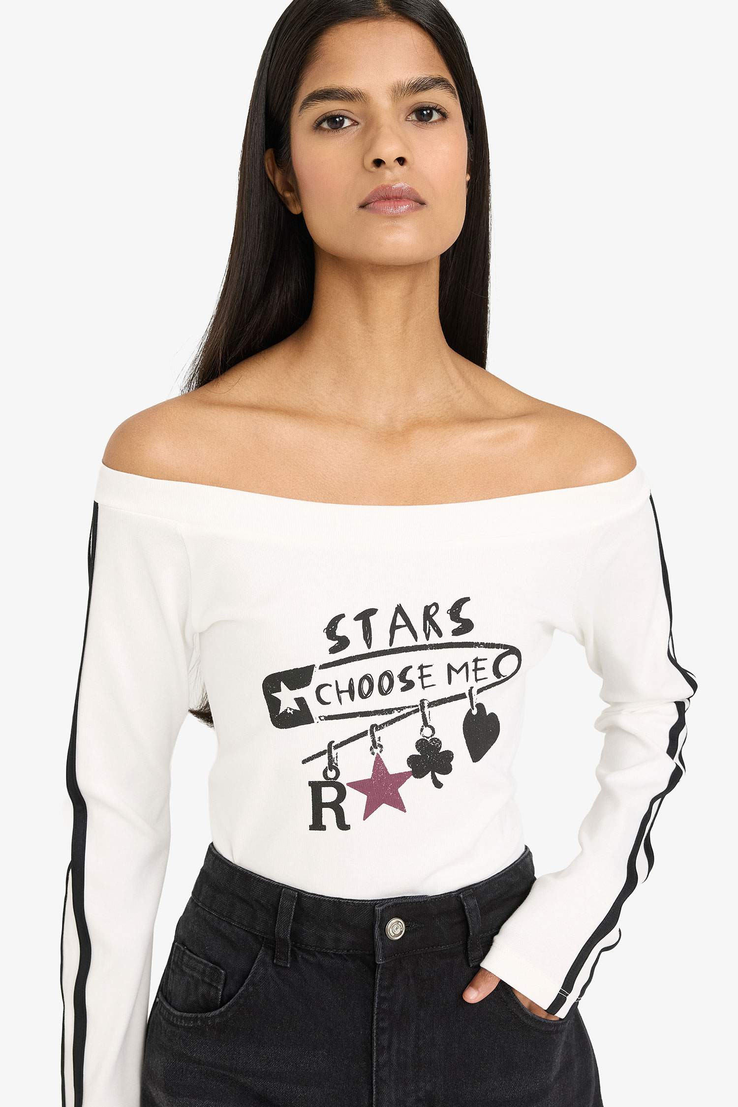 Fitted Kayık Yaka Baskılı Ribana Tişört