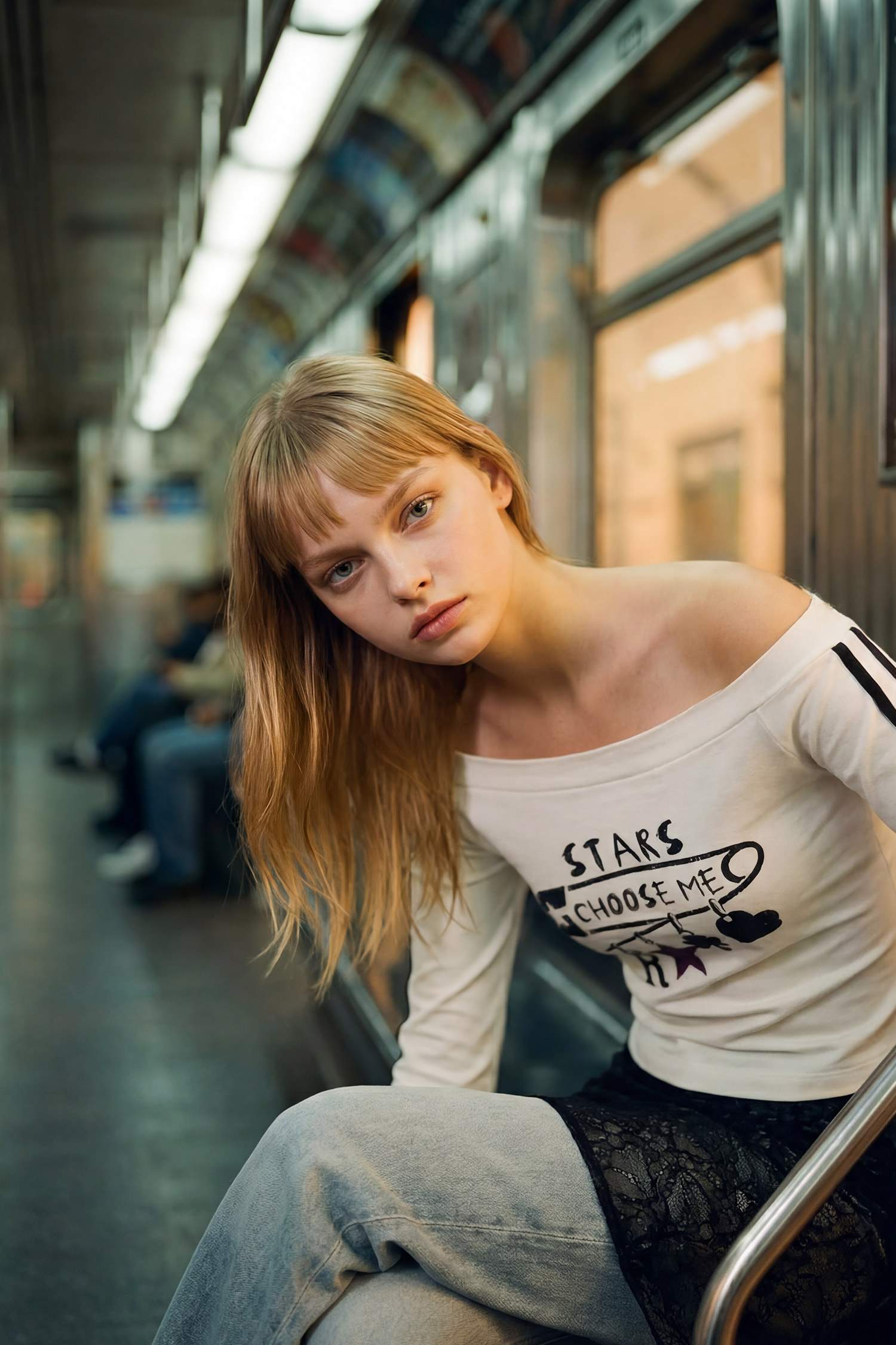 Футболка в рубчик с принтом и вырезом лодочкой Fitted