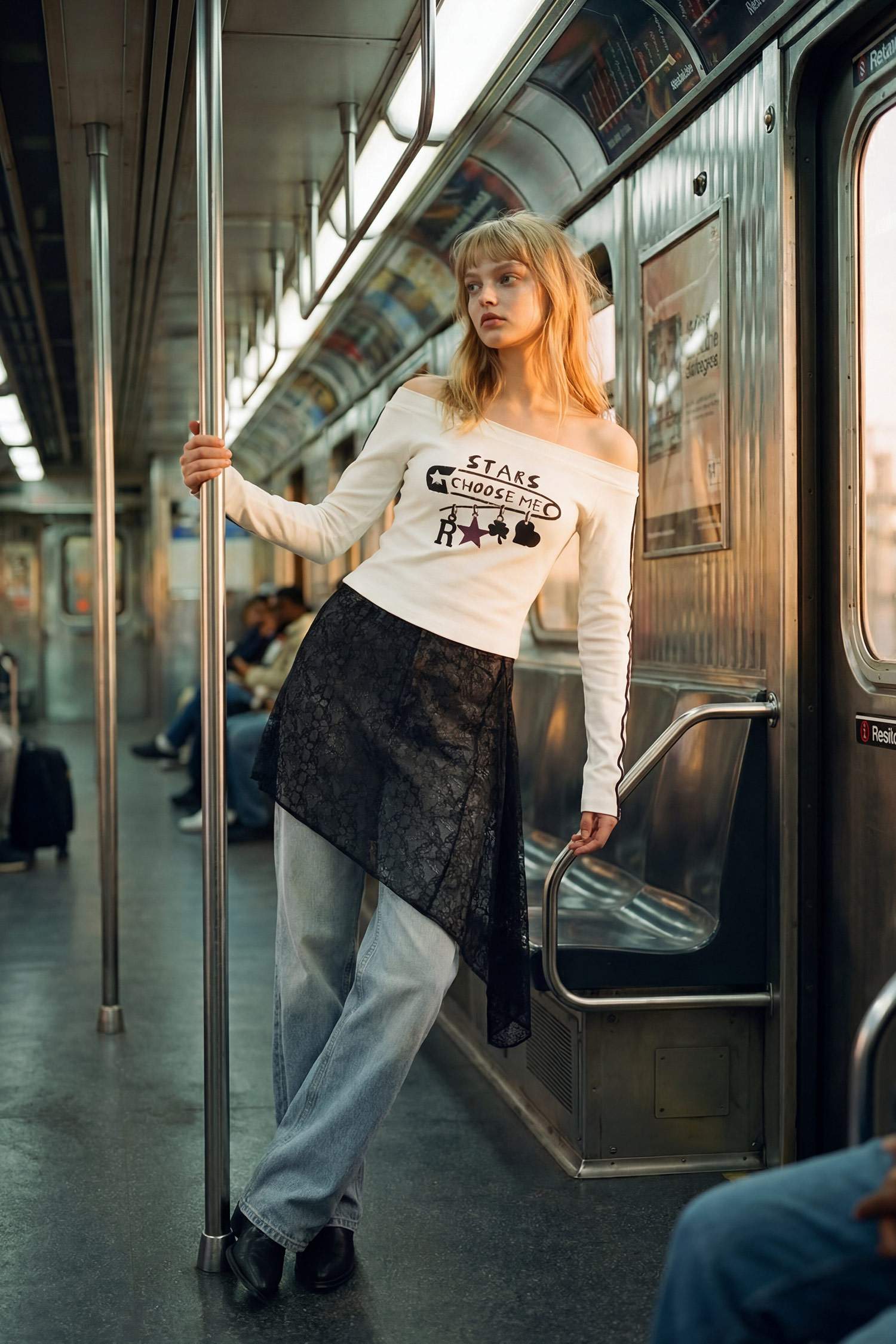 Футболка в рубчик с принтом и вырезом лодочкой Fitted