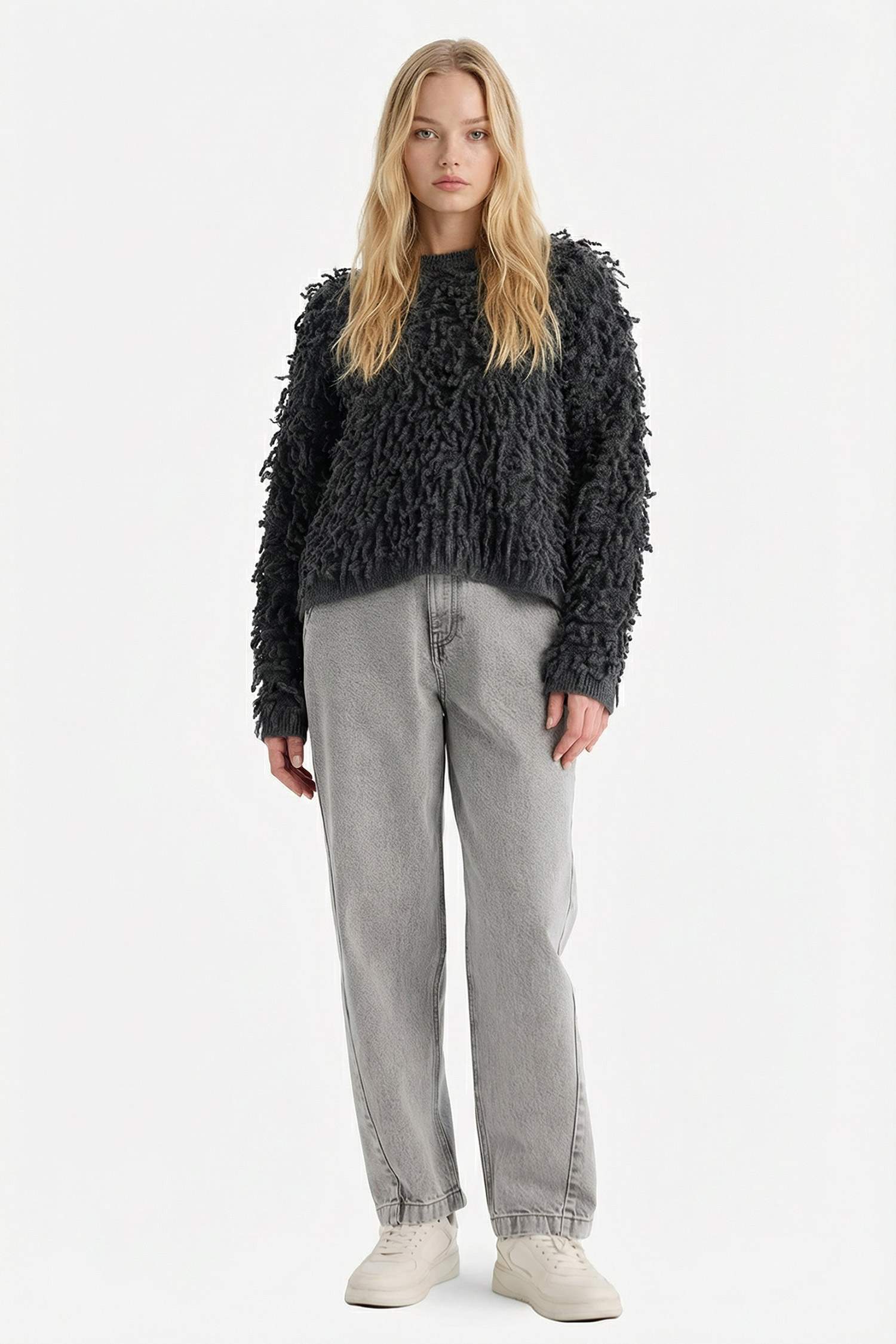 Regular Fit Bisiklet Yaka Püsküllü Triko Kazak