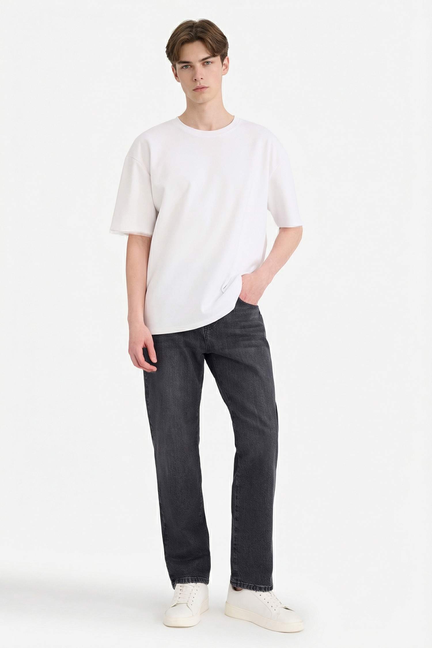 Straight Fit Düz Paça Jean Pantolon