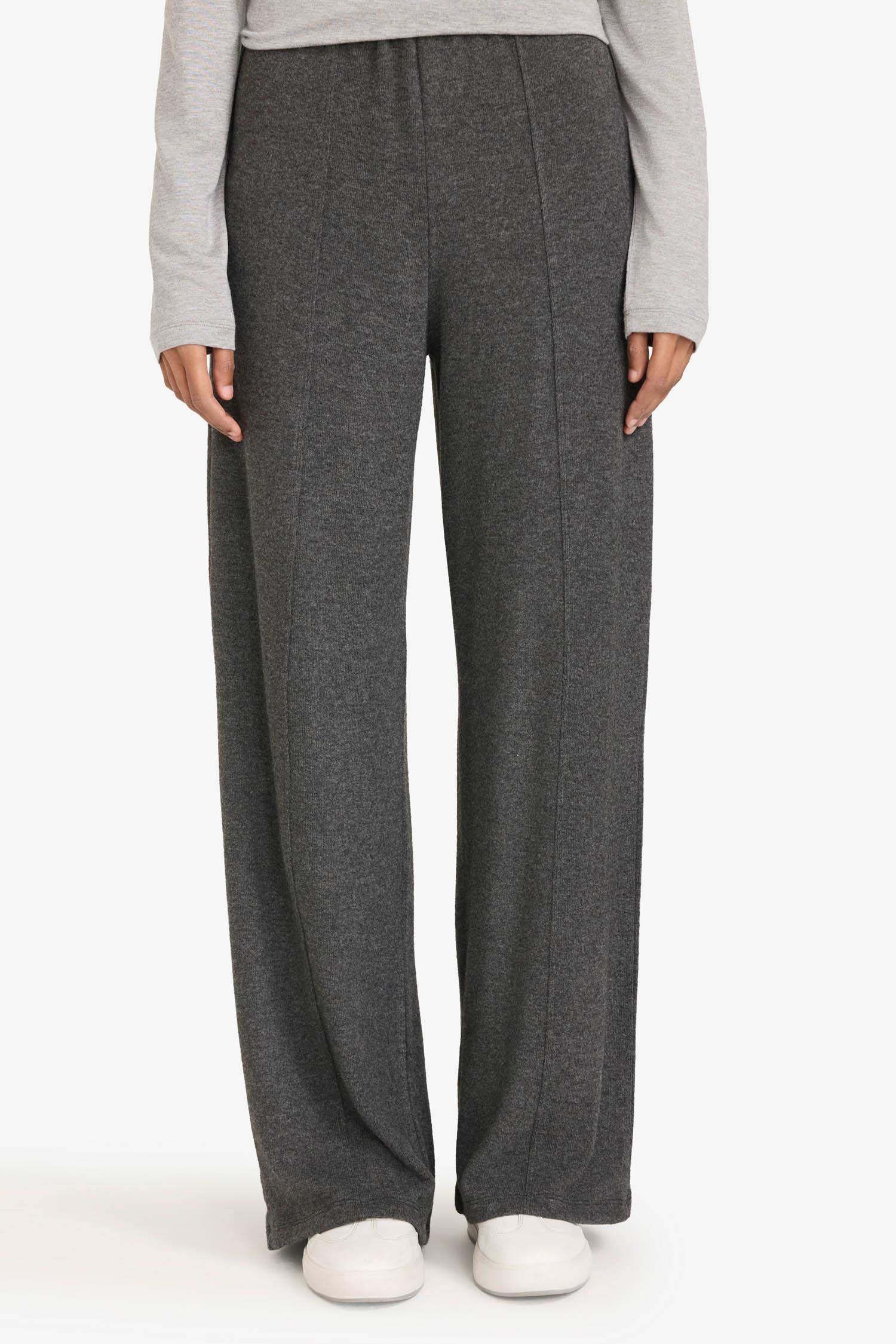 Wide Leg Yumuşak Tuşeli Pantolon