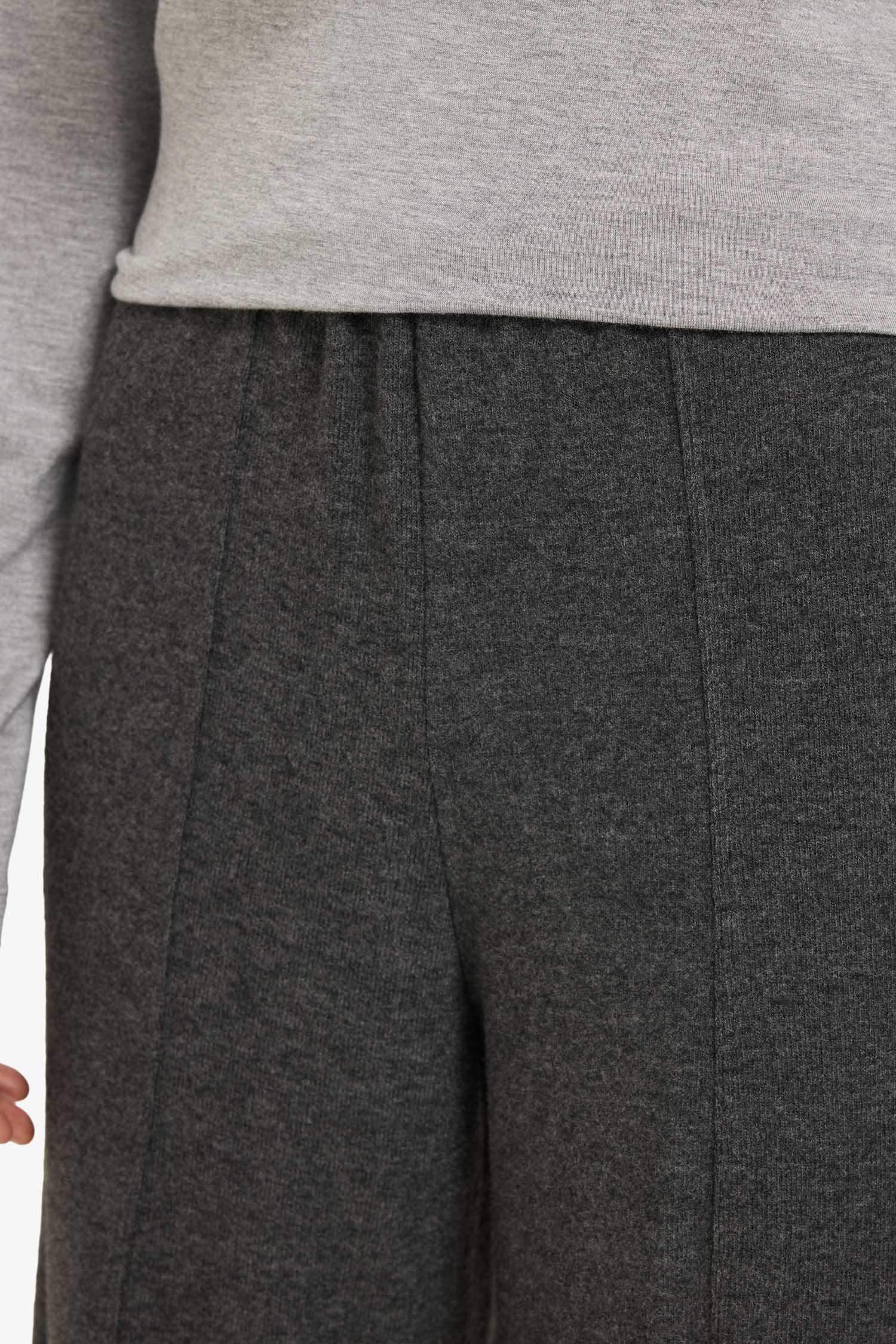 Wide Leg Yumuşak Tuşeli Pantolon