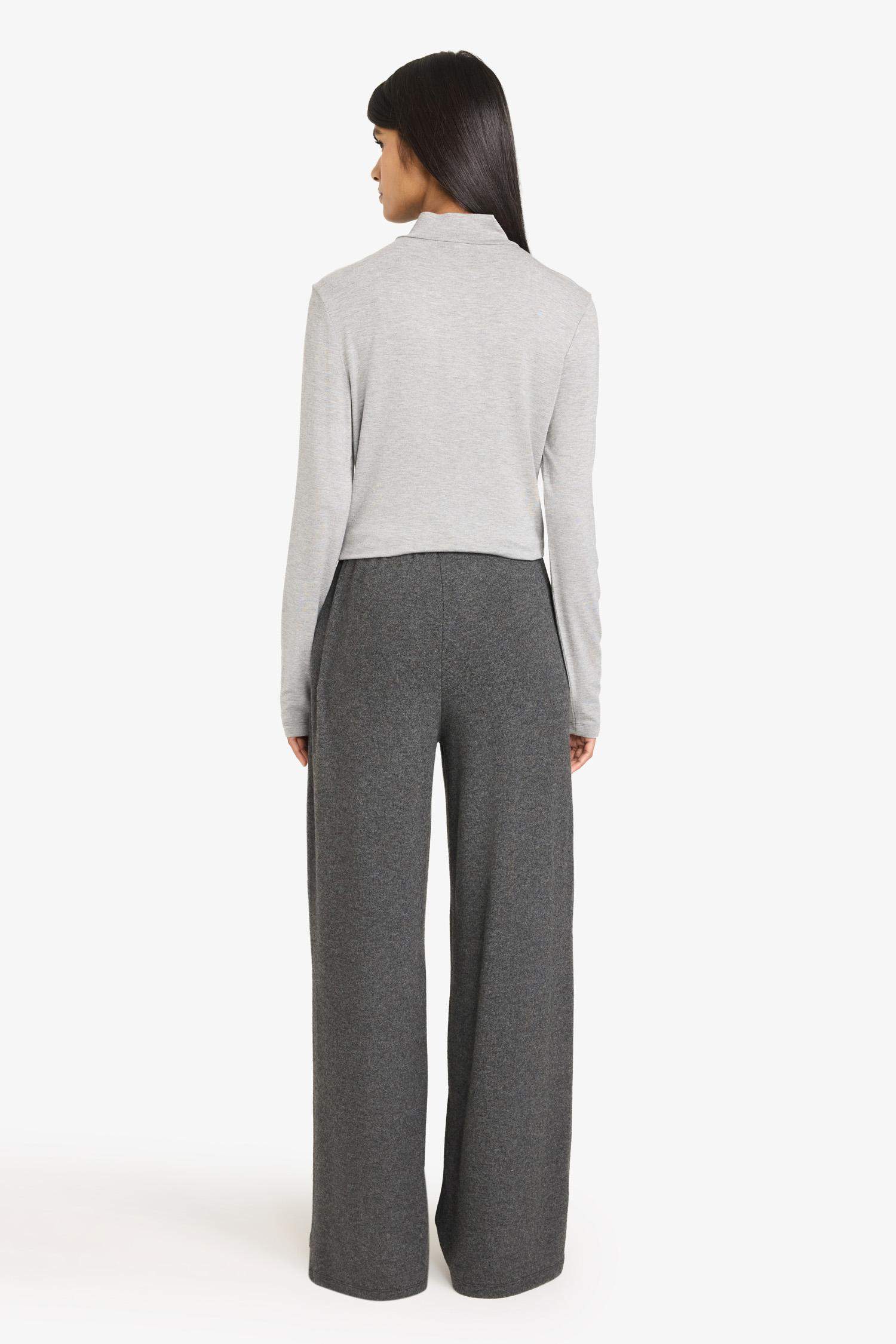 Wide Leg Yumuşak Tuşeli Pantolon