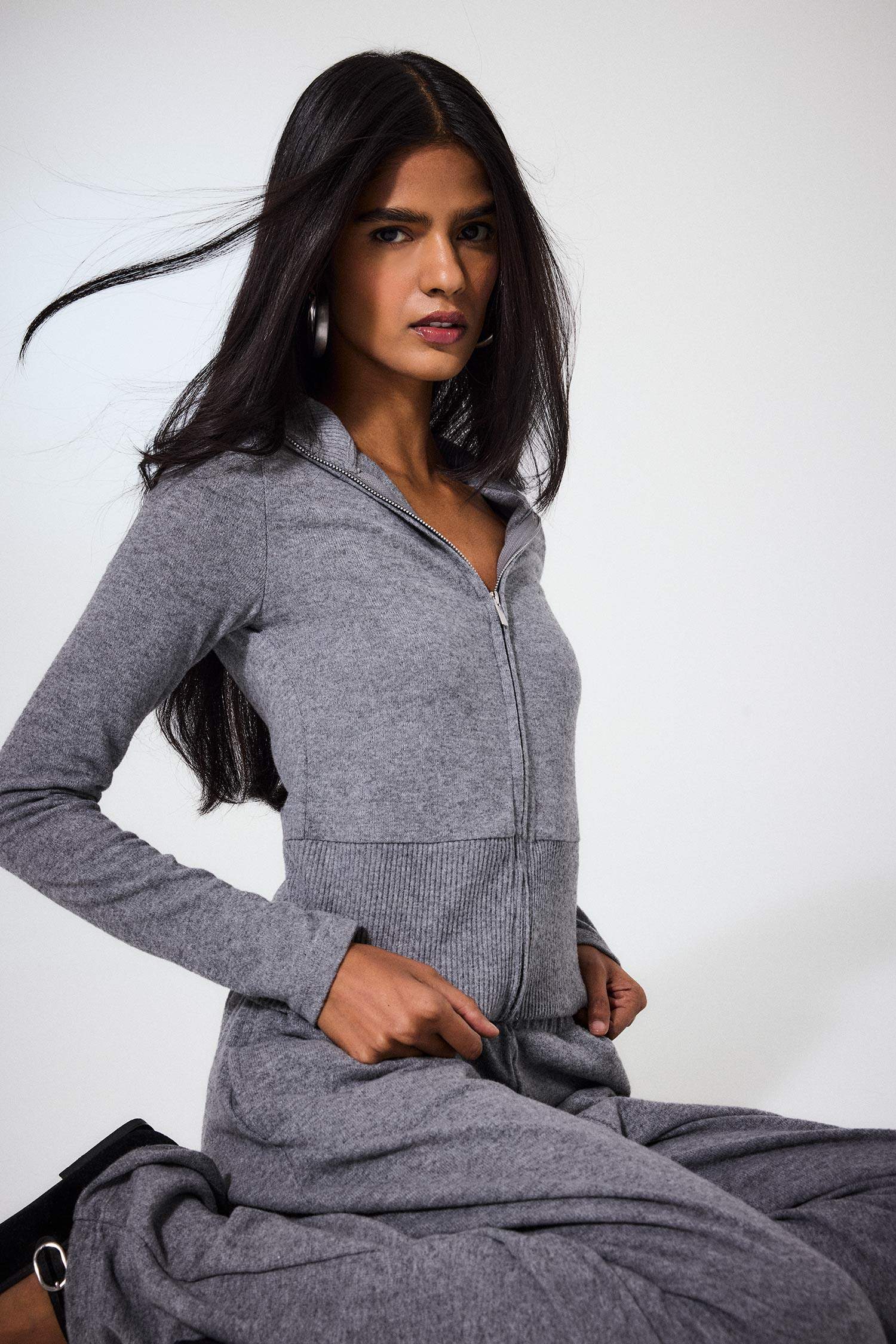 Fitted Dik Yaka Fermuarlı Hırka