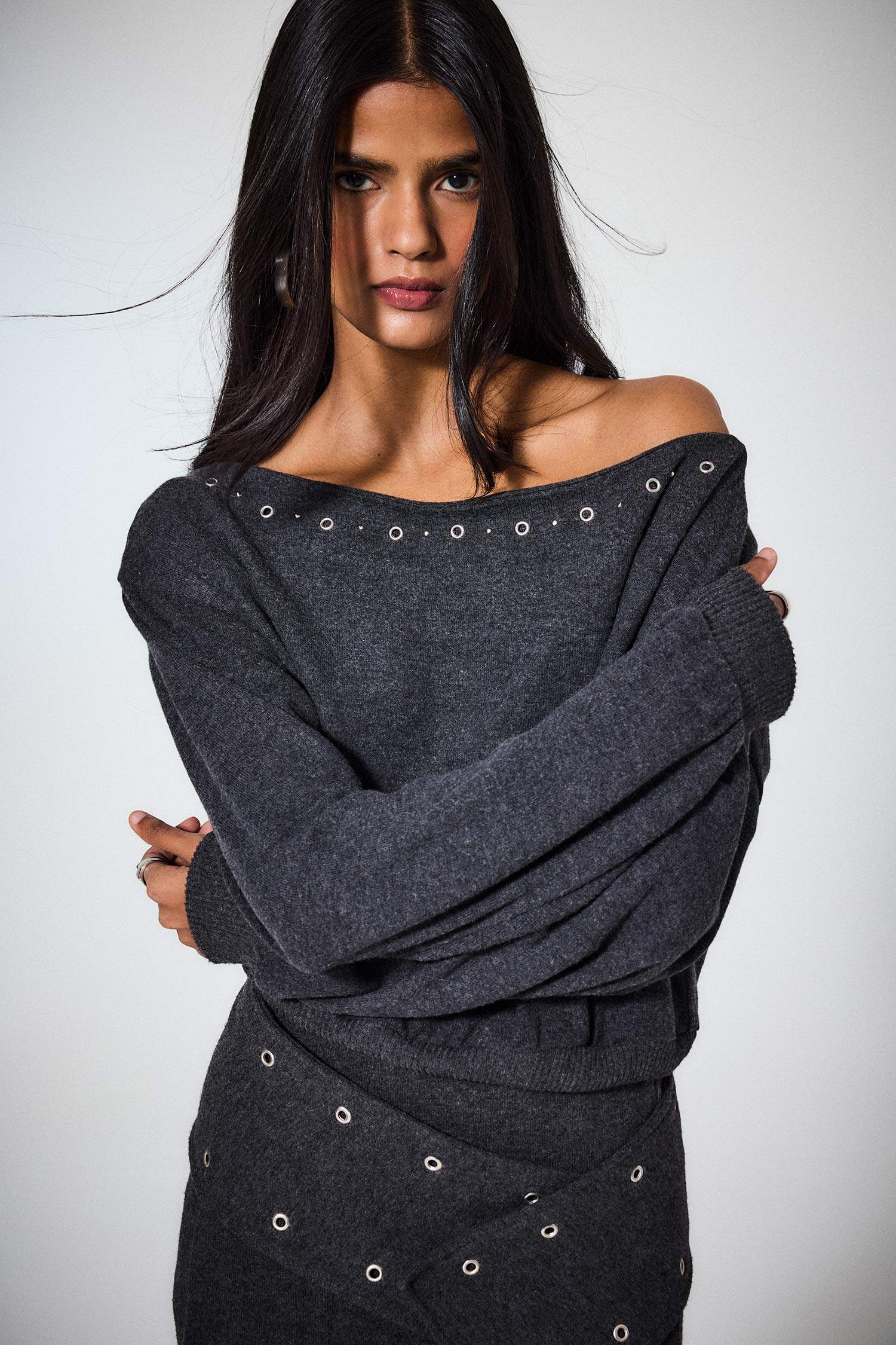 Loose Fit Omzu Açık Uzun Kollu Tişört