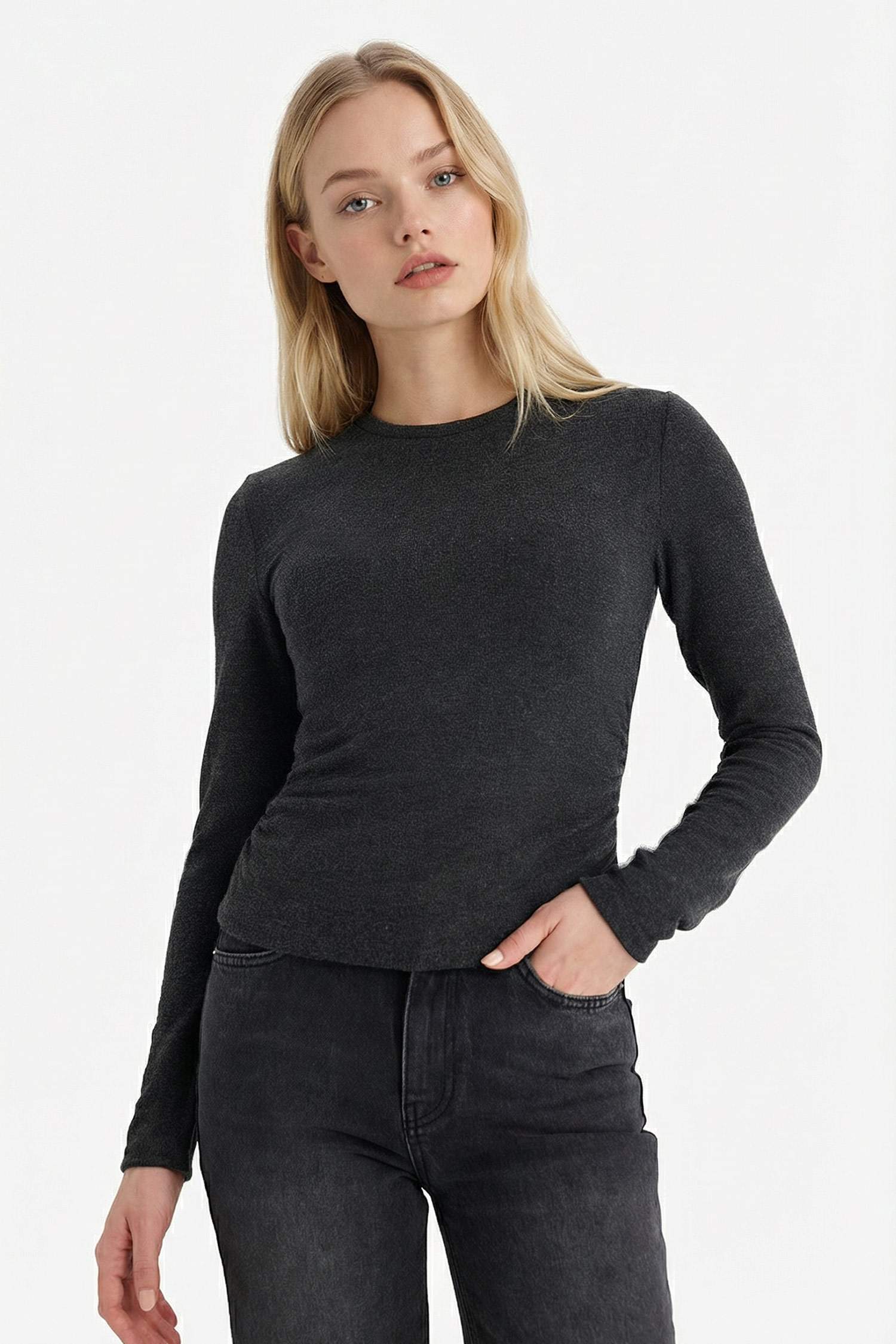 Fitted Crew Neck Long Sleeve T-Shirt