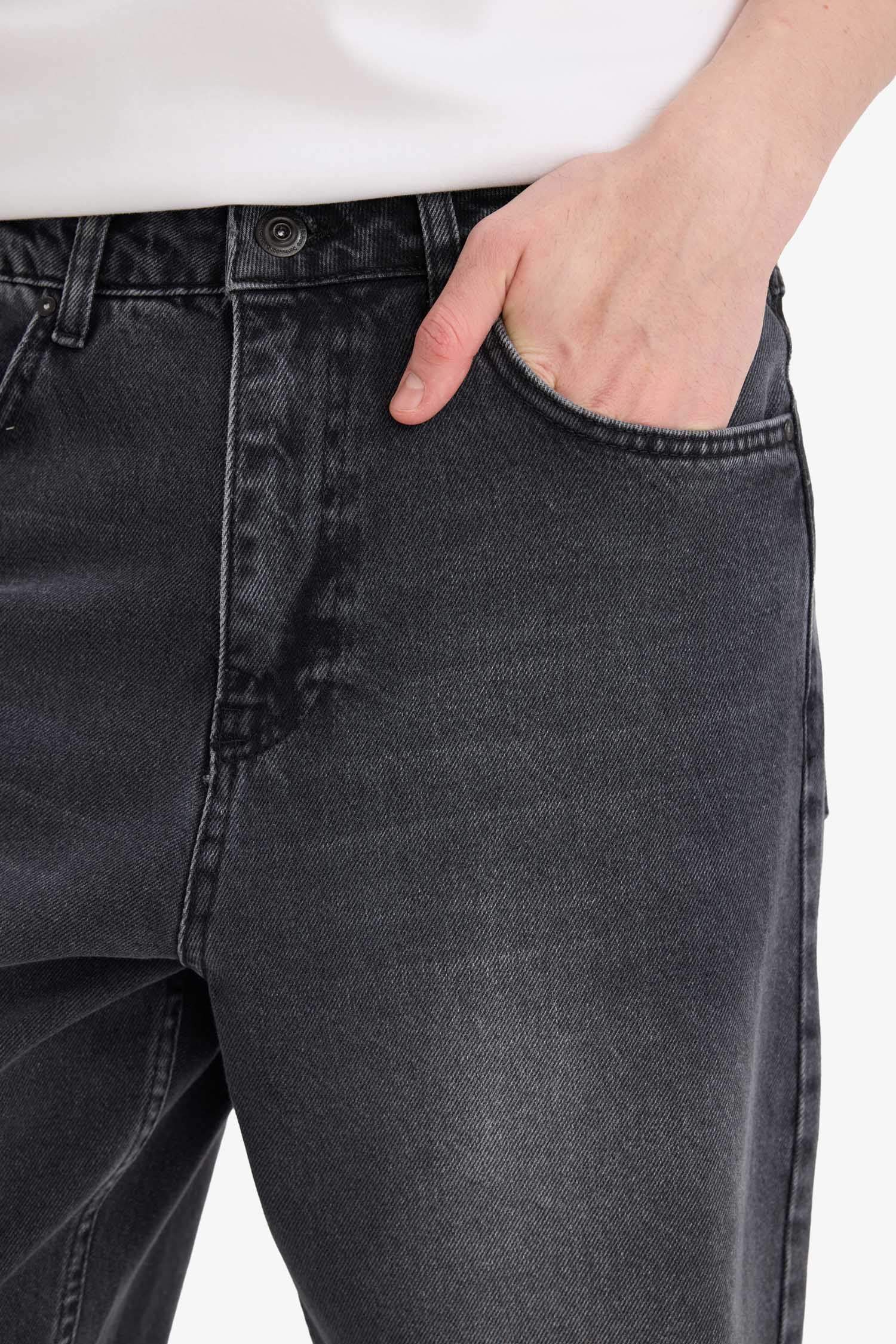 Baggy Fit Düz Paça Jean Pantolon