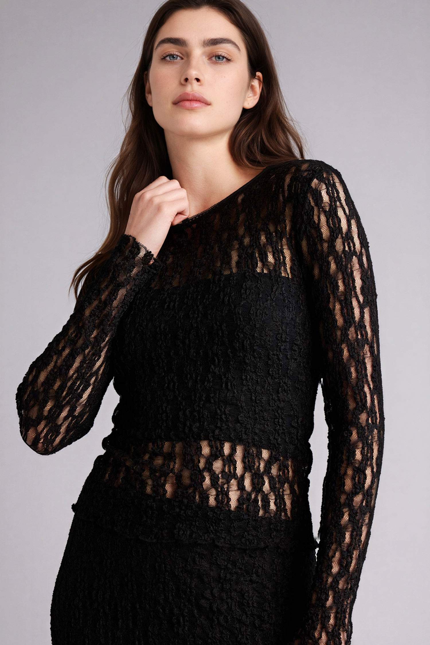 تيشيرت كم طويل دانتيل مخصر برقبة مستديرة