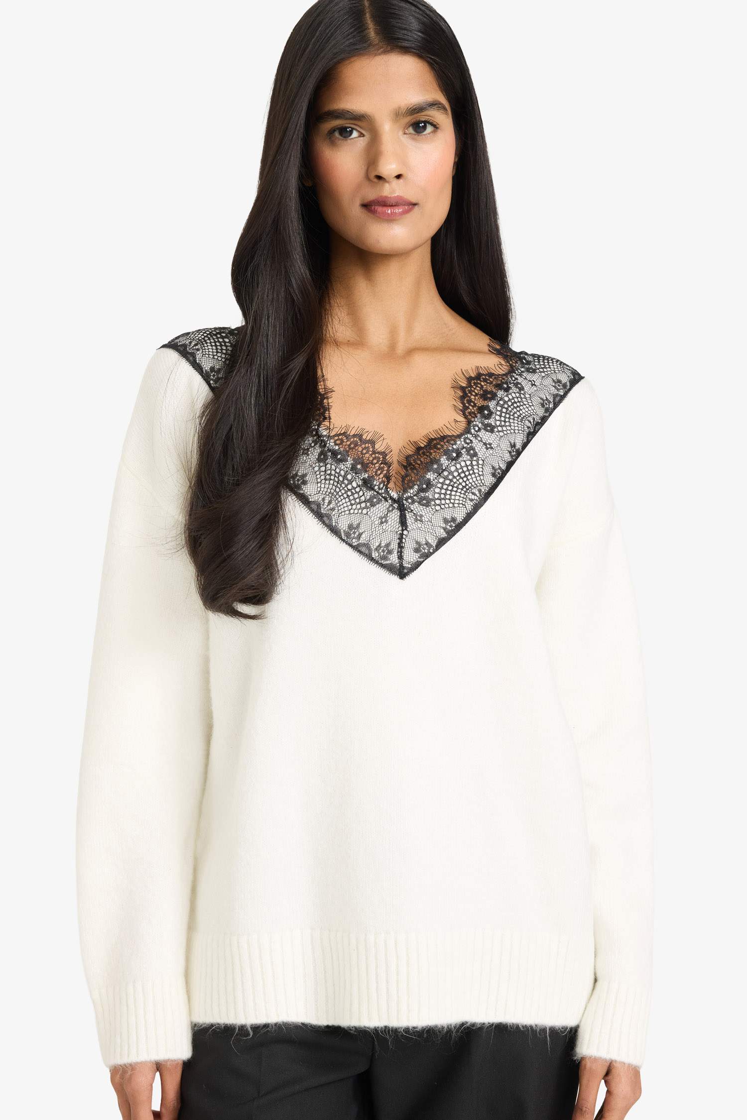 Regular Fit V Yaka Dantel Detaylı Triko Kazak