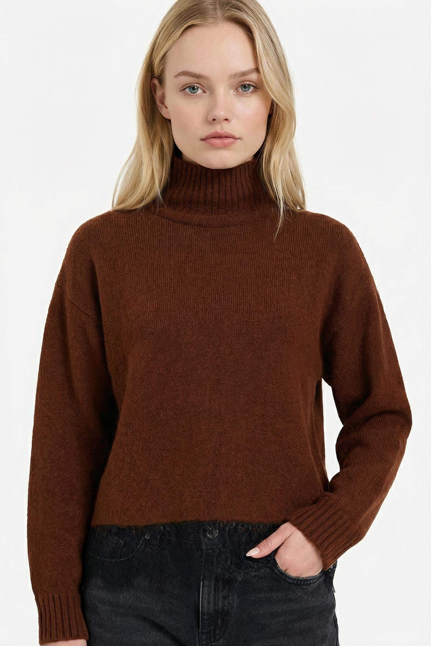 Regular Fit Balıkçı Yaka Etek Ucu Dantel Detaylı Kazak