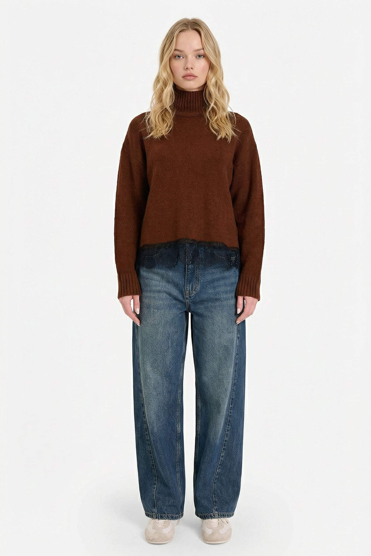 Regular Fit Balıkçı Yaka Etek Ucu Dantel Detaylı Kazak