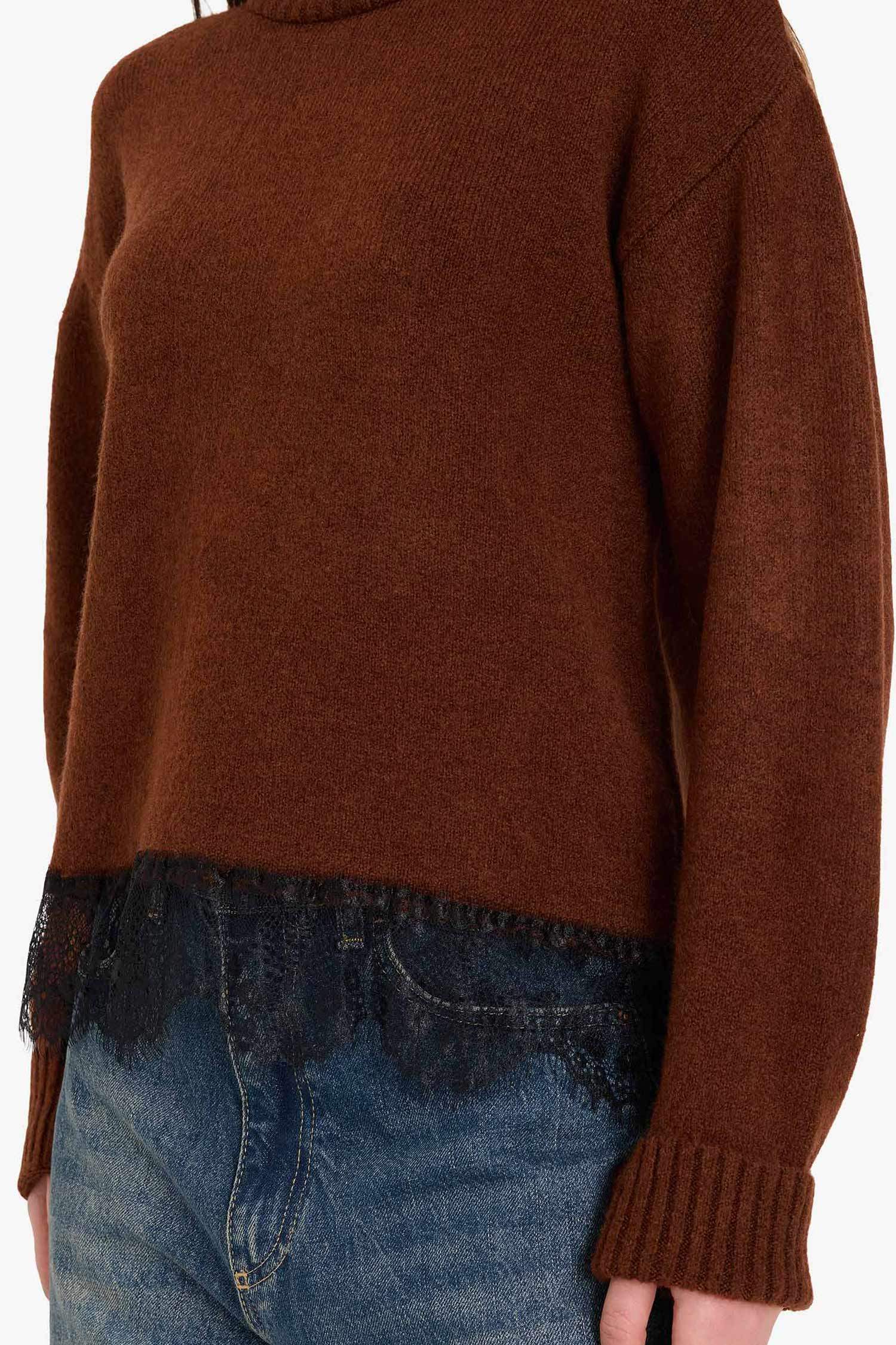 Regular Fit Balıkçı Yaka Etek Ucu Dantel Detaylı Kazak