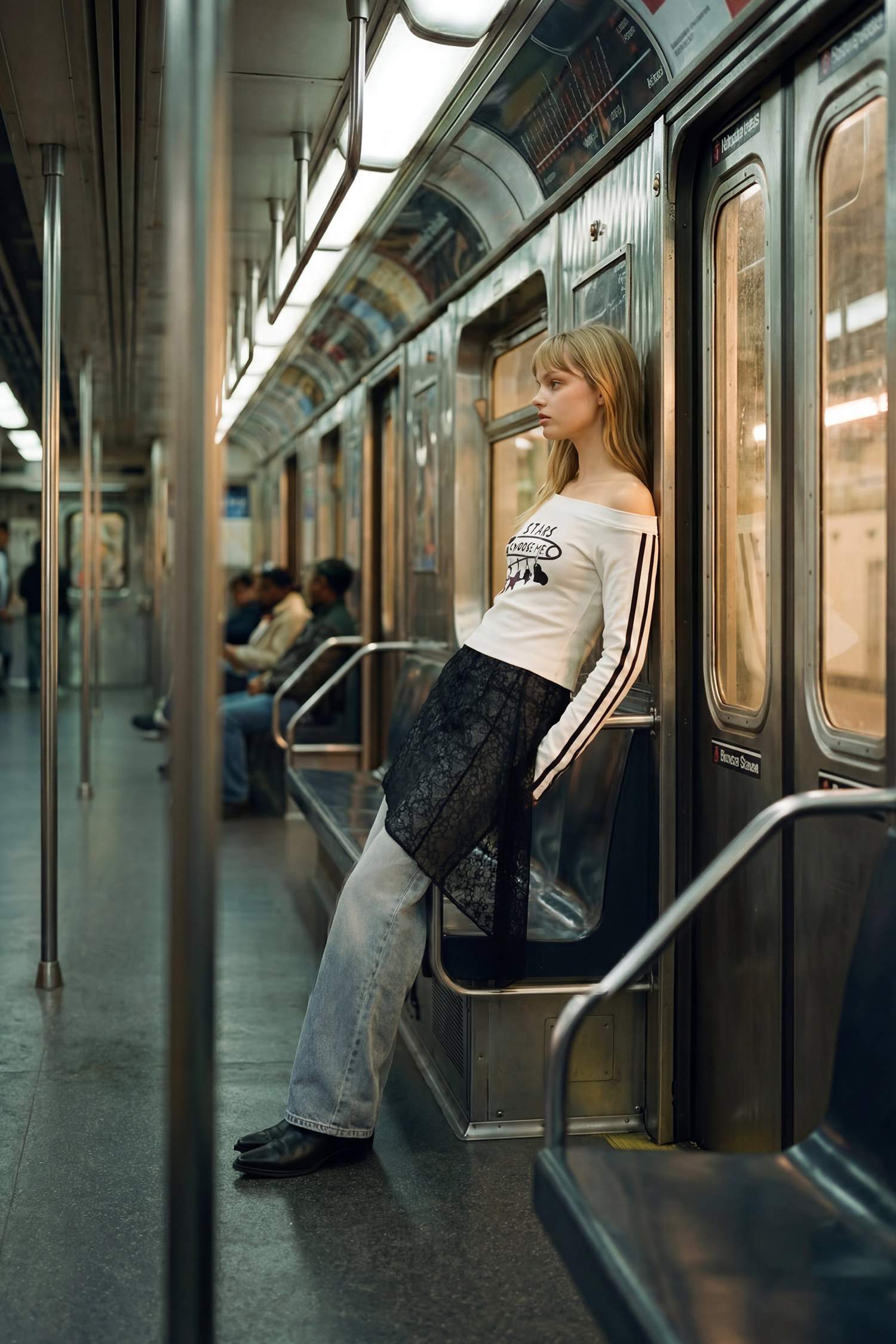 جيبة تريكو قصيرة دانتيل بقصة A بخصر عادي