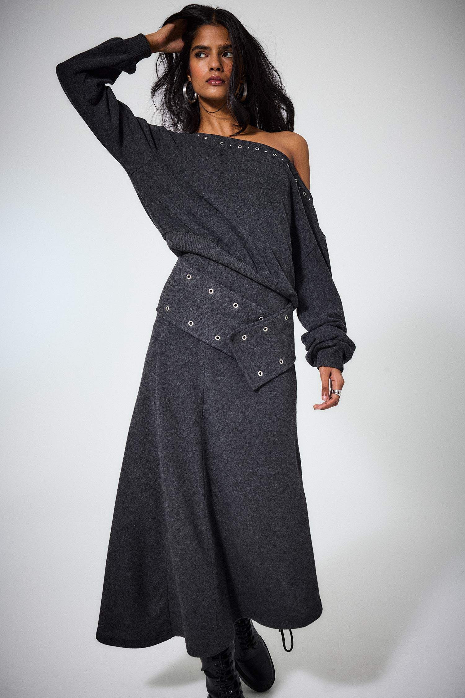 A Cut Normal Waist Midi Knitted Skirt